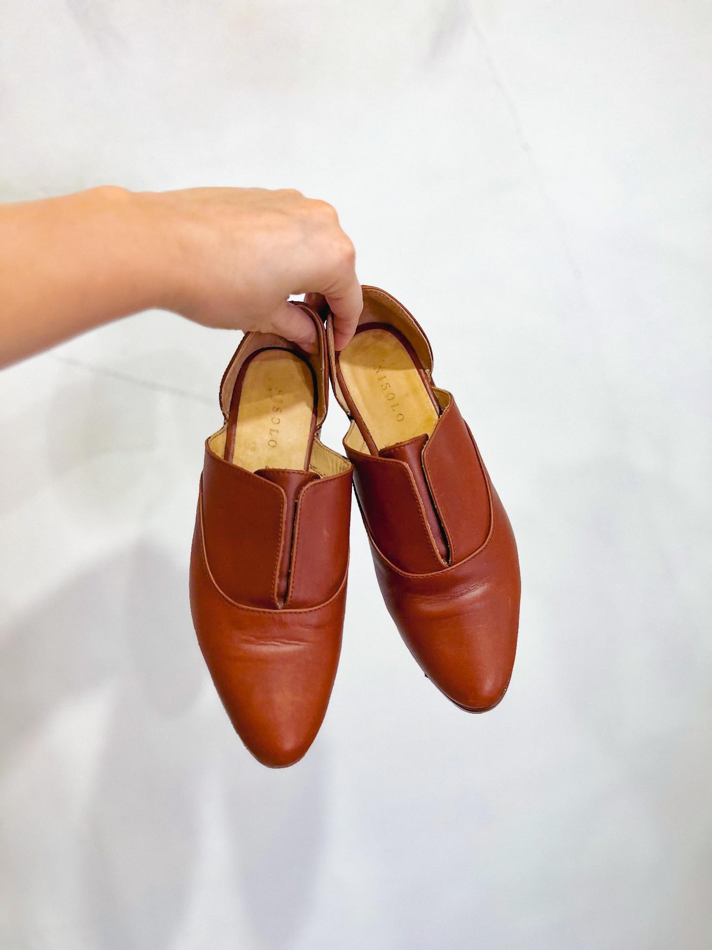 Nisolo Sustainable "Emma d'Orsay Oxford" Loafers in Brown Leather (Size 6)