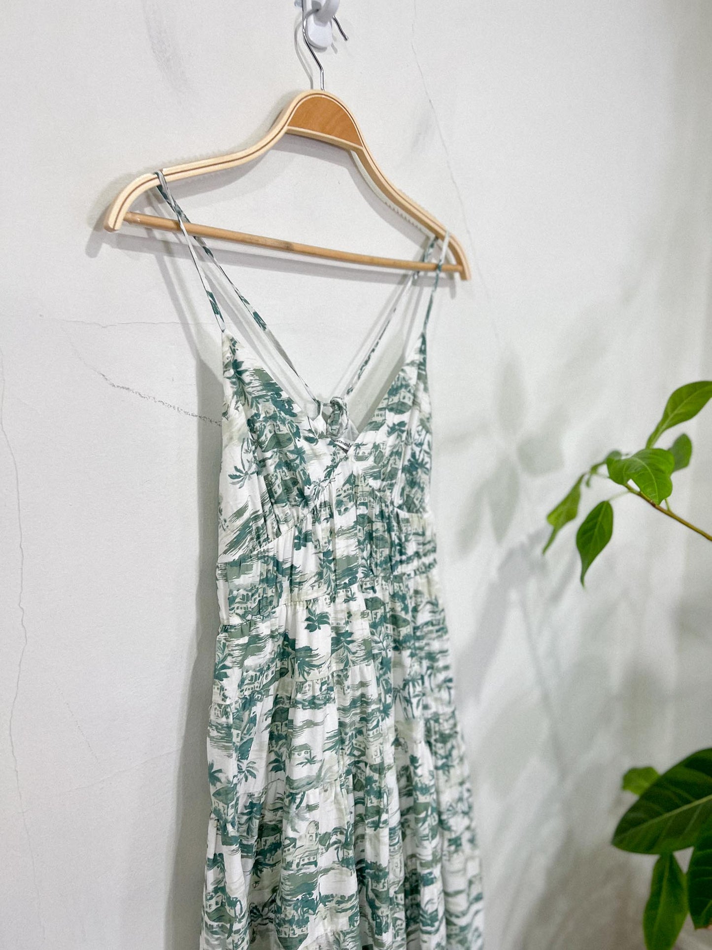 Abercrombie & Fitch Floral Maxi Dress NWT (Size S-M)