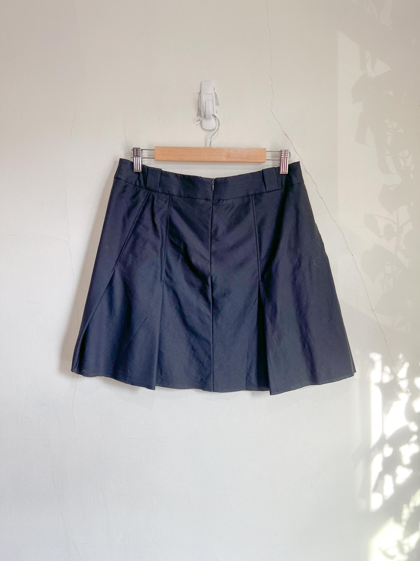 MaxMara Designer Pleated Wool/Silk Mini Skirt (Size 10)