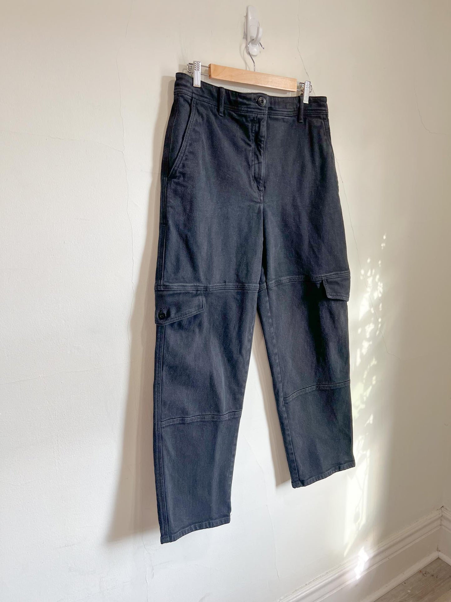 Wilfred Free "Maeve Cargo Pant" in Black (Size 10)