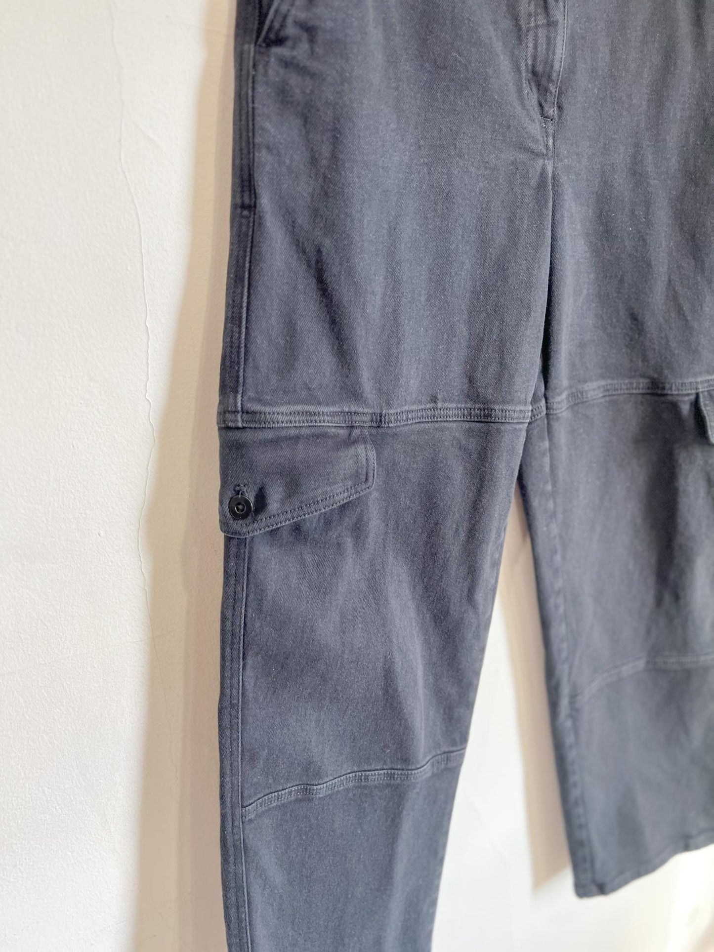 Wilfred Free "Maeve Cargo Pant" in Black (Size 10)