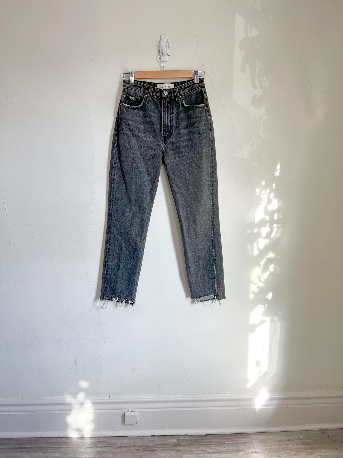 Reformation Straight Leg Denim Jeans in Black Wash (Size 26)