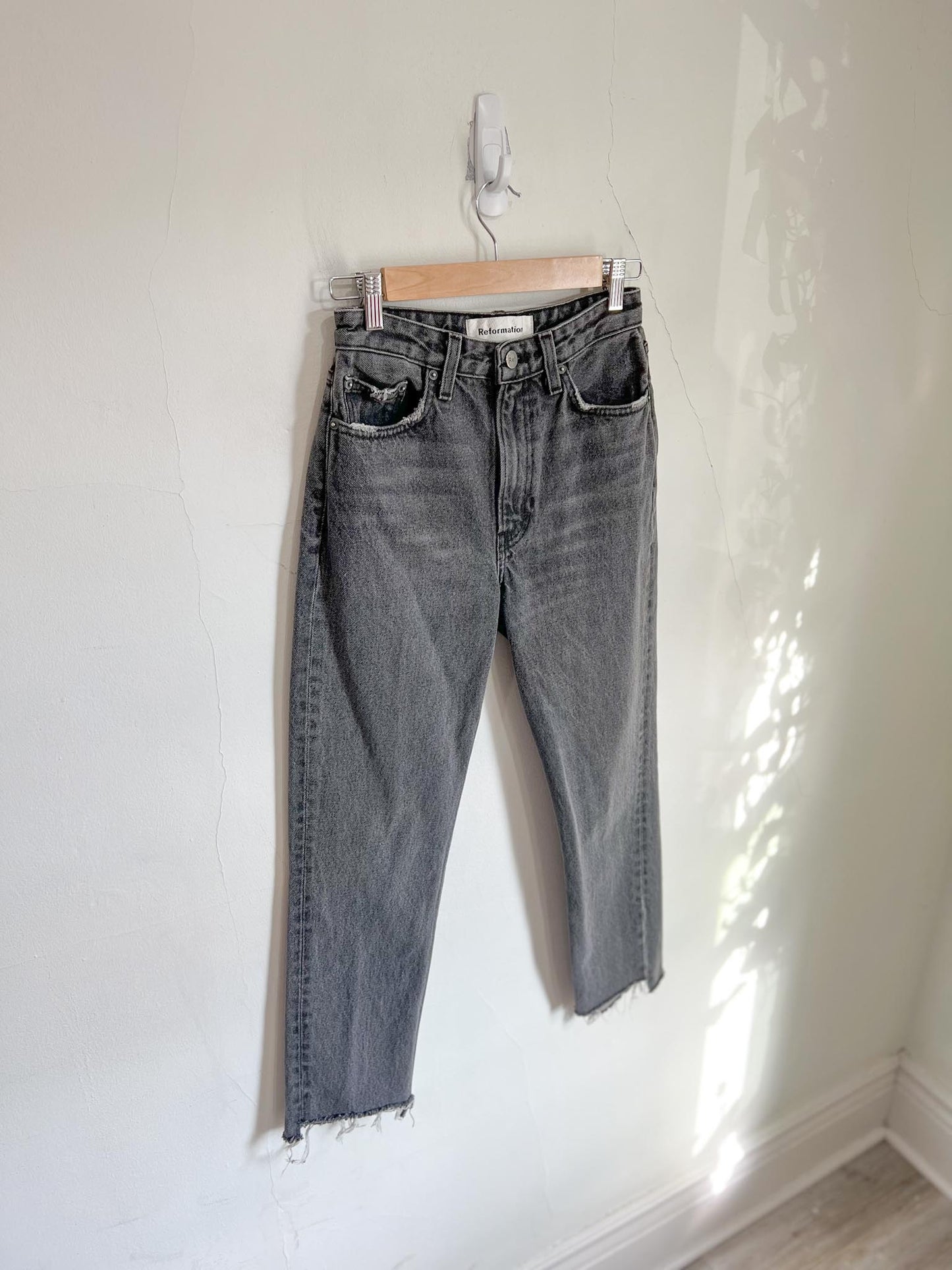 Reformation Straight Leg Denim Jeans in Black Wash (Size 26)