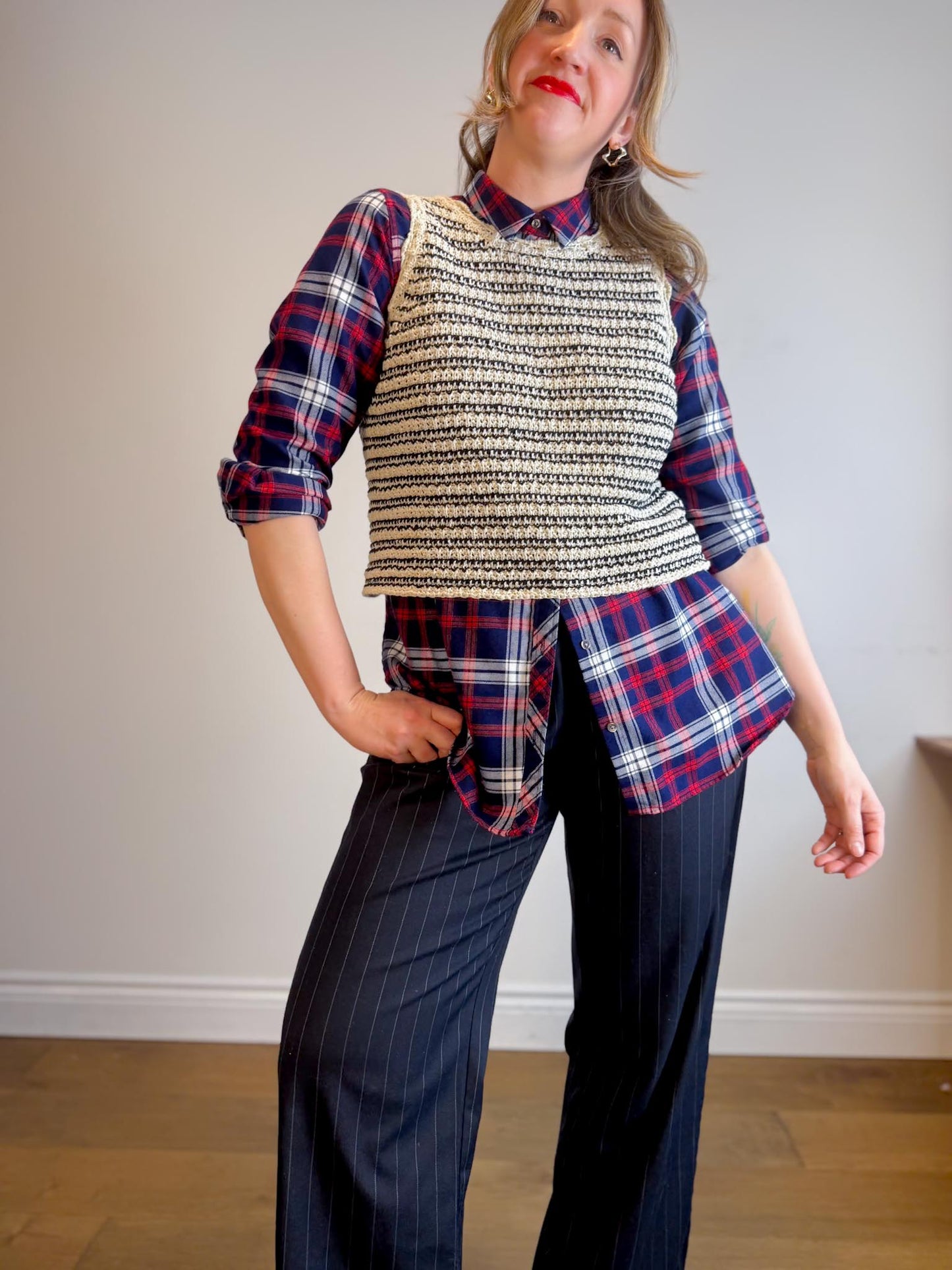 Contemporaine Simons Plaid Button Down in Navy/Red (Size XL)
