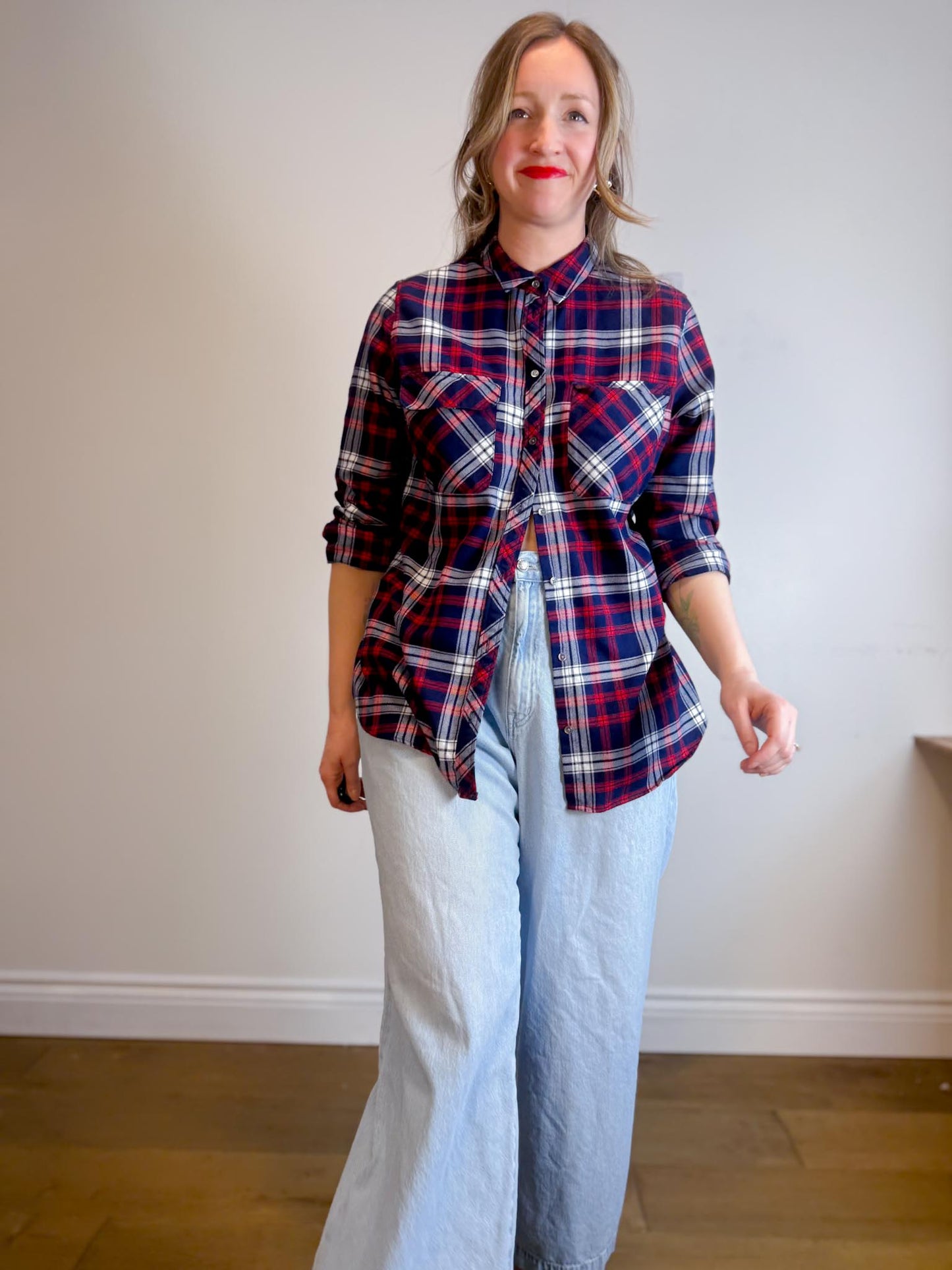 Contemporaine Simons Plaid Button Down in Navy/Red (Size XL)