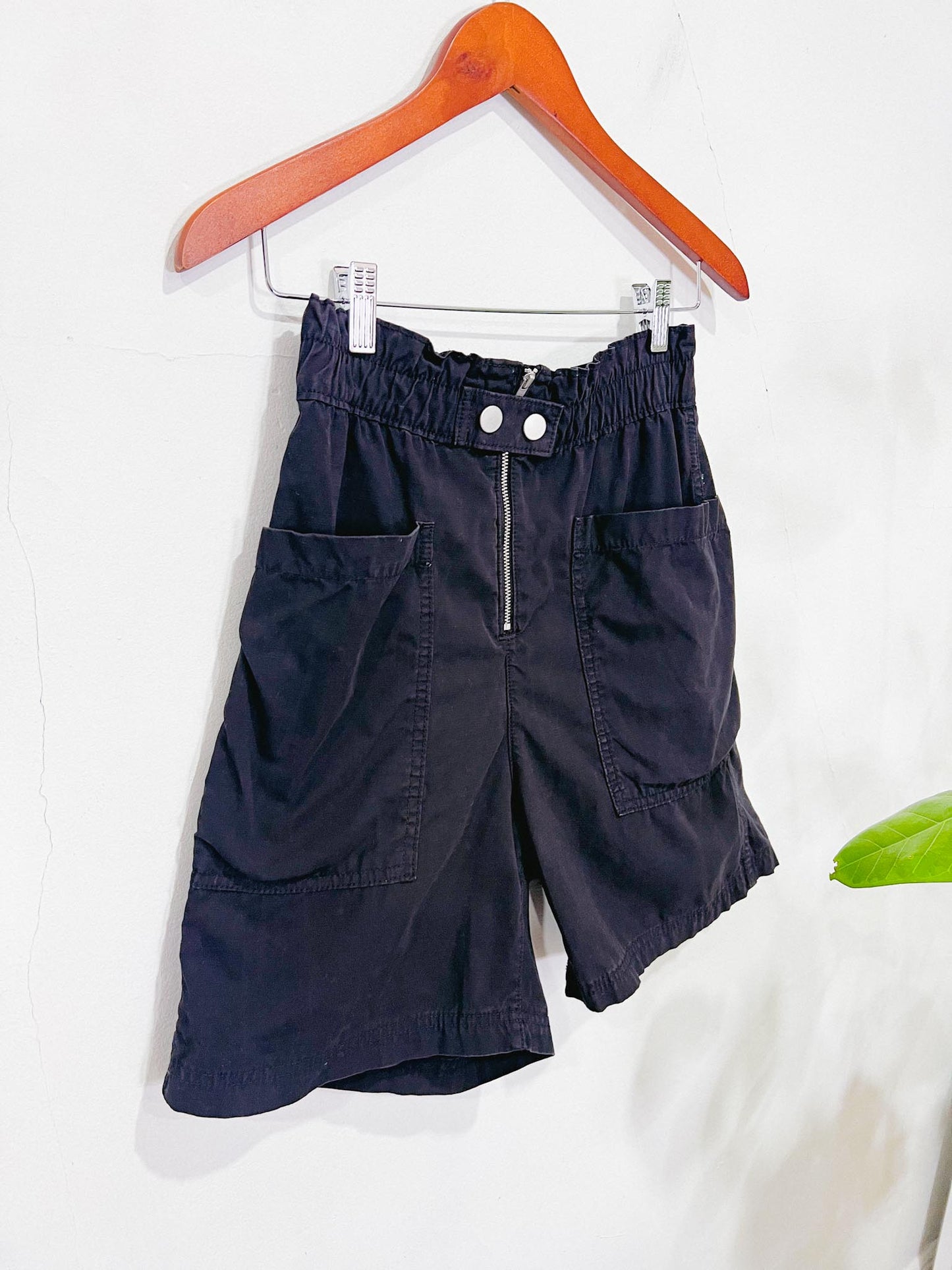 Gap High Rise Shorts in Black (Size 2)