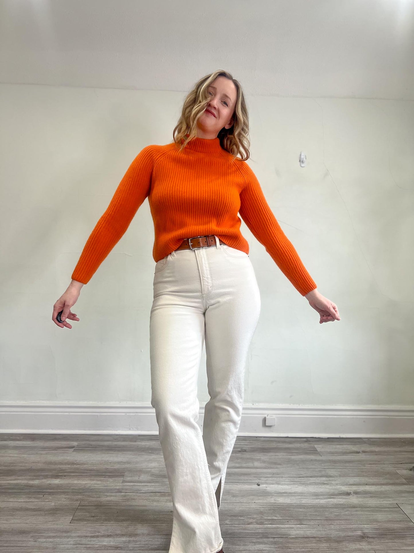 Banana Republic Cashmere Crewneck in Orange (Size XS/S)