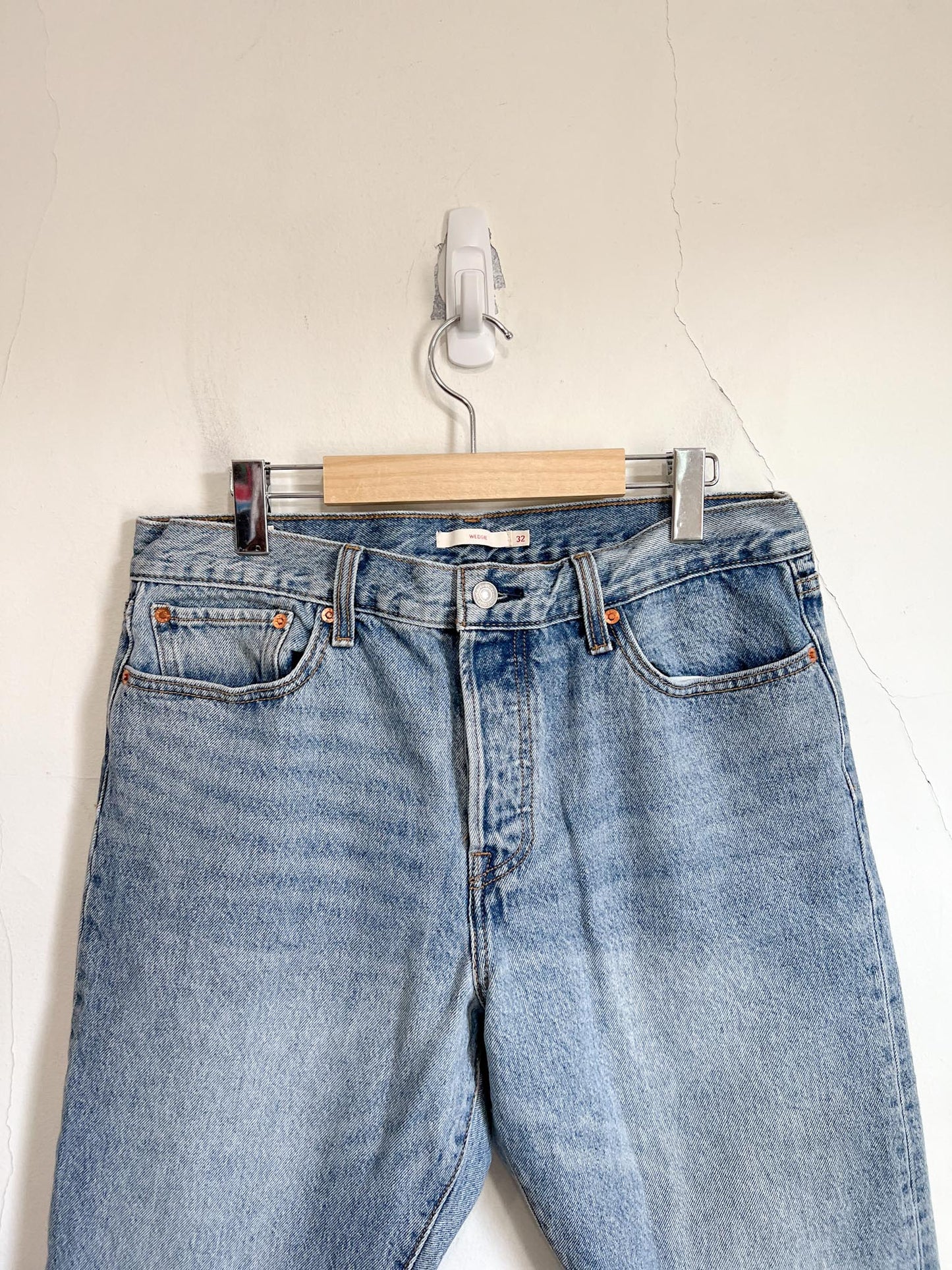 Levi’s "Wedgie Jeans" (Size 32)