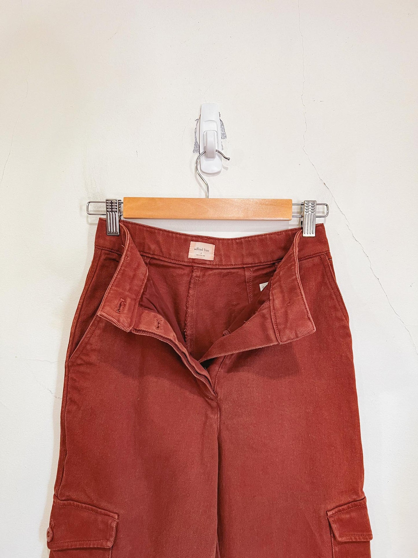 Wilfred Free Modern Cargo Style Pants in Rust (Size 4)