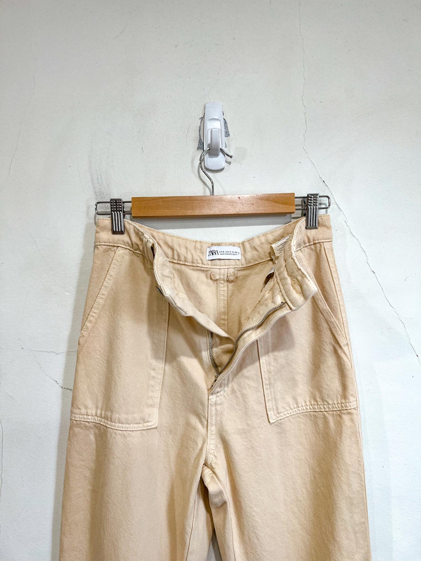 Zara High Rise Jeans in Yellow Beige (Size S)