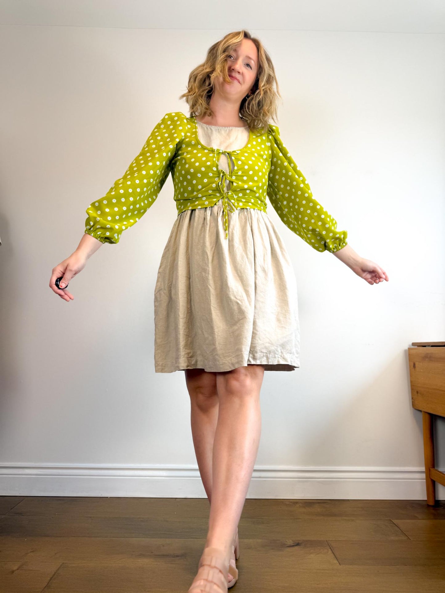 Levi’s Cropped Daisy Blouse with Front Ties in Lime Green (Size S/M)