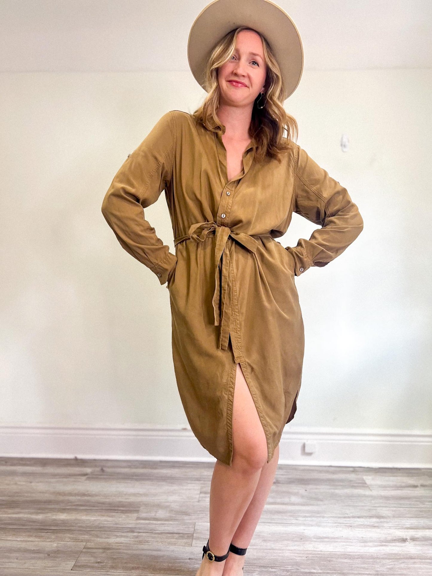 Rowan Slow Fashion "Anna Shirt Dress" in Brown (Size M)