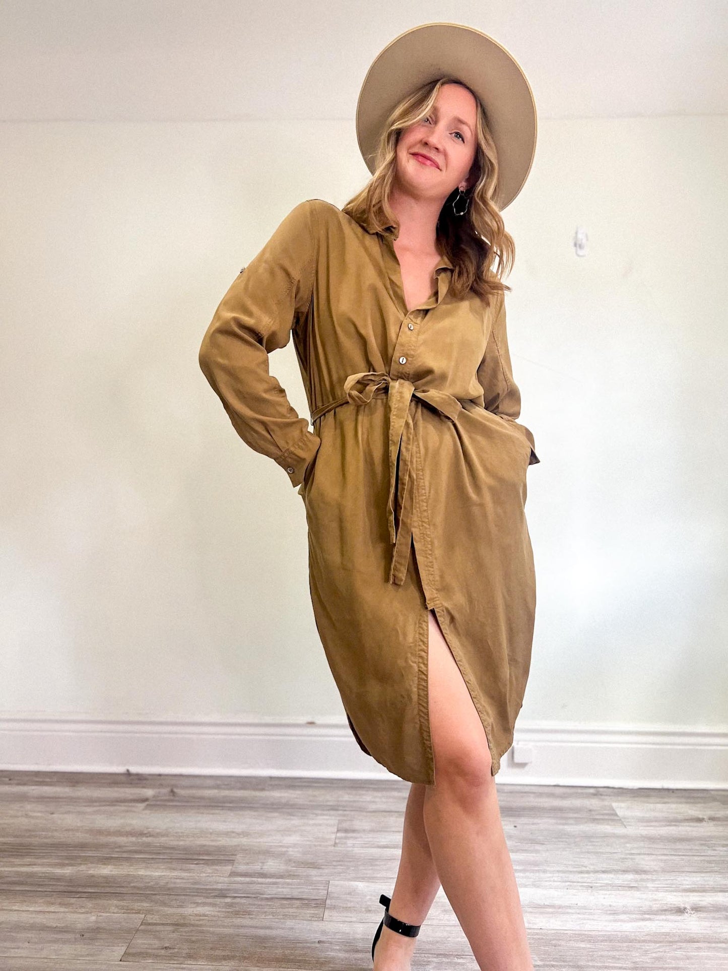 Rowan Slow Fashion "Anna Shirt Dress" in Brown (Size M)