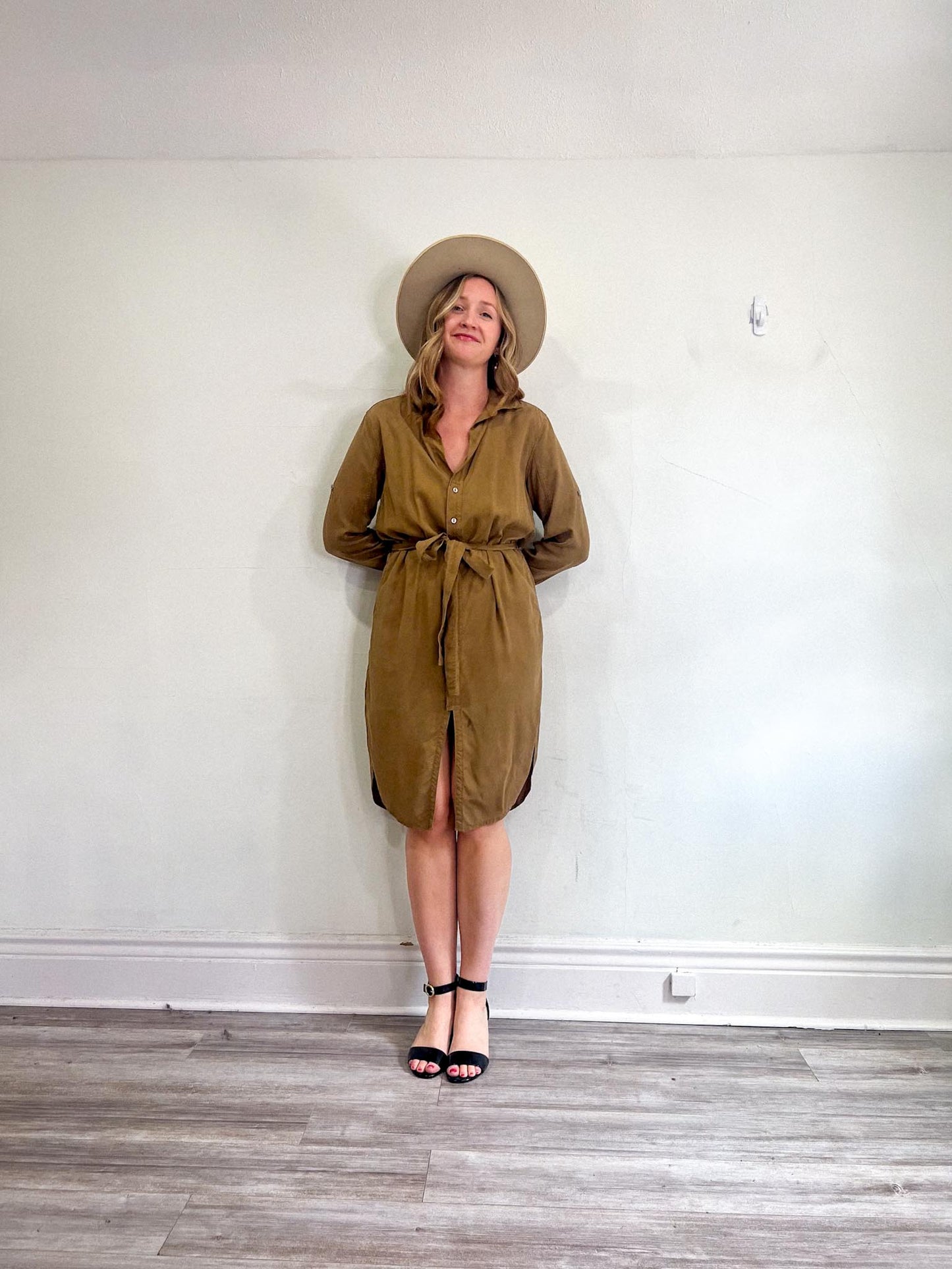 Rowan Slow Fashion "Anna Shirt Dress" in Brown (Size M)