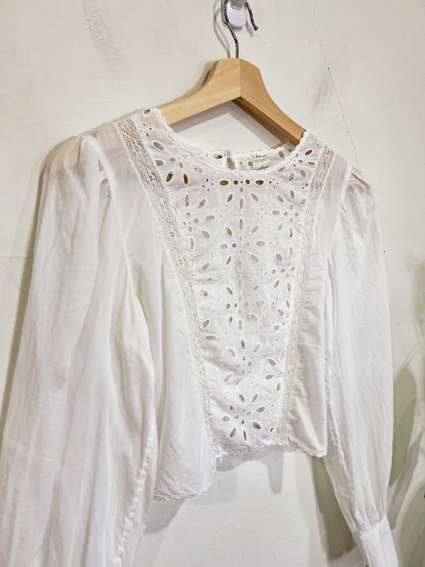 Wilfred "La Boheme Eyelet Cropped Blouse" in White SOLD AS IS(Size XS)