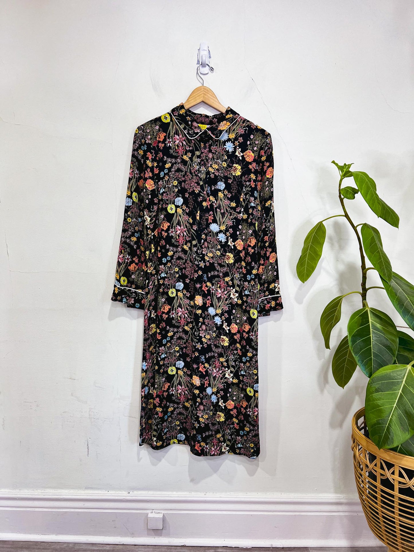 H.O.G Long Sleeve Floral Dress in Black (Size M)