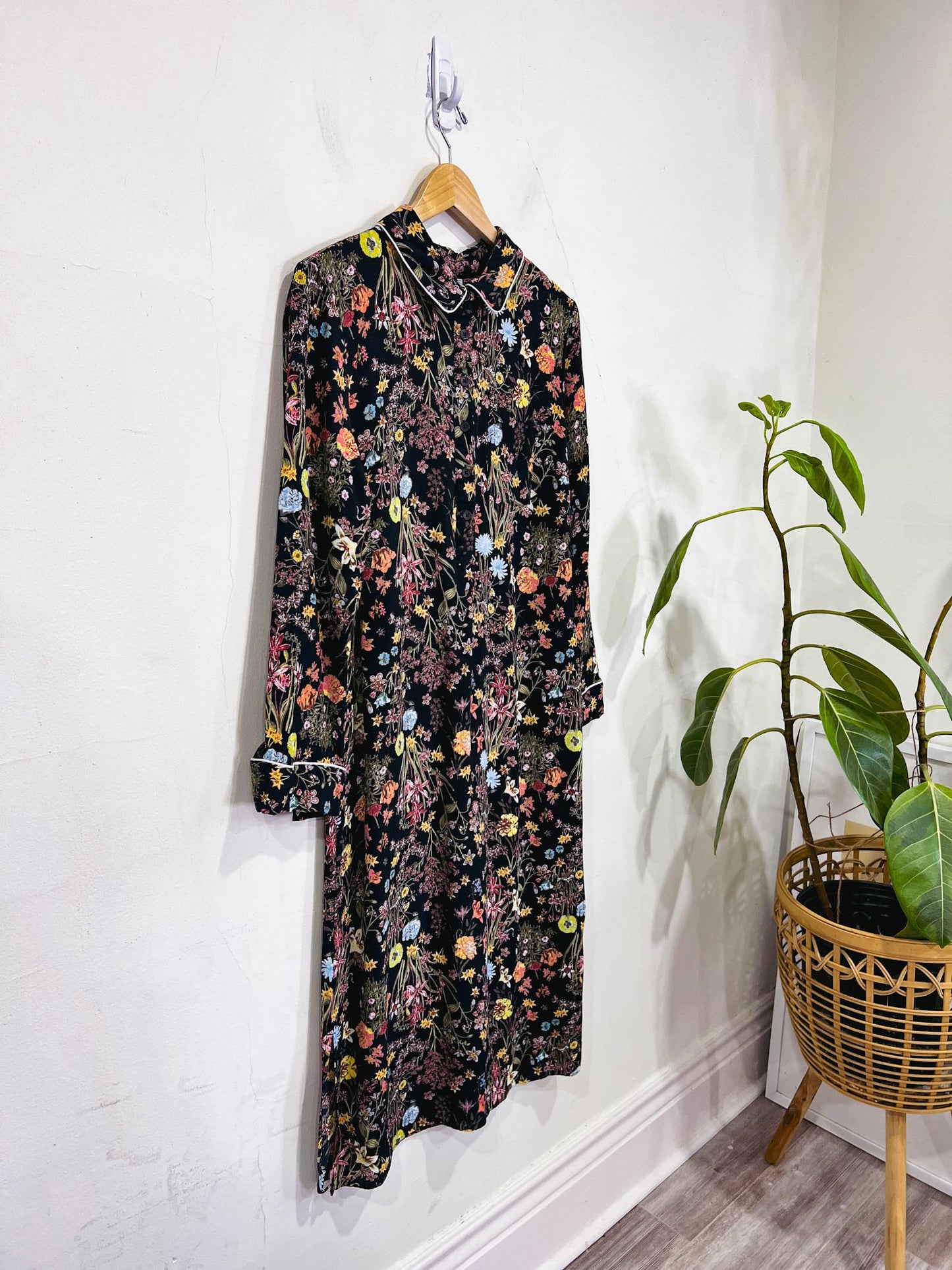 H.O.G Long Sleeve Floral Dress in Black (Size M)