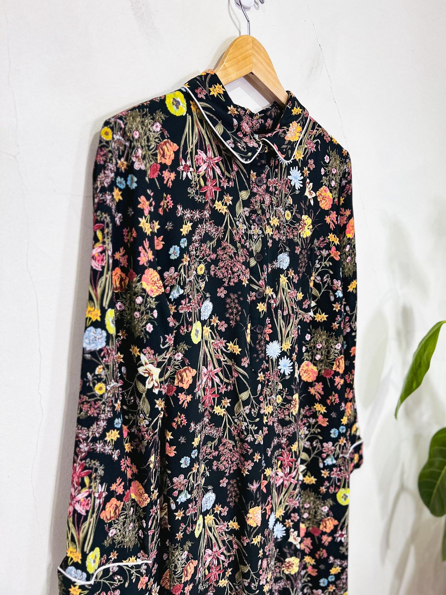 H.O.G Long Sleeve Floral Dress in Black (Size M)