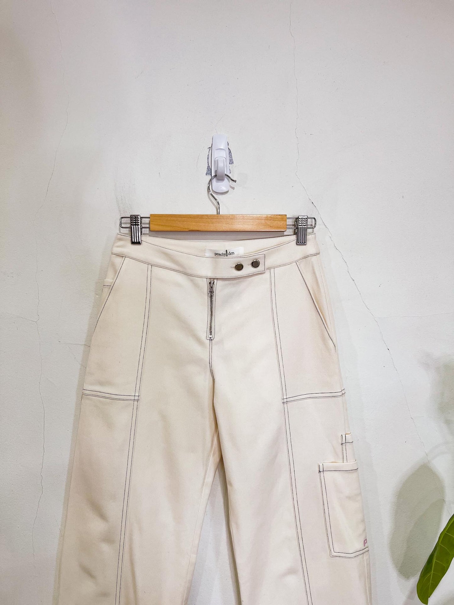 Peachy Den "The Dita Trouser in Ecru" NWT (Size S)