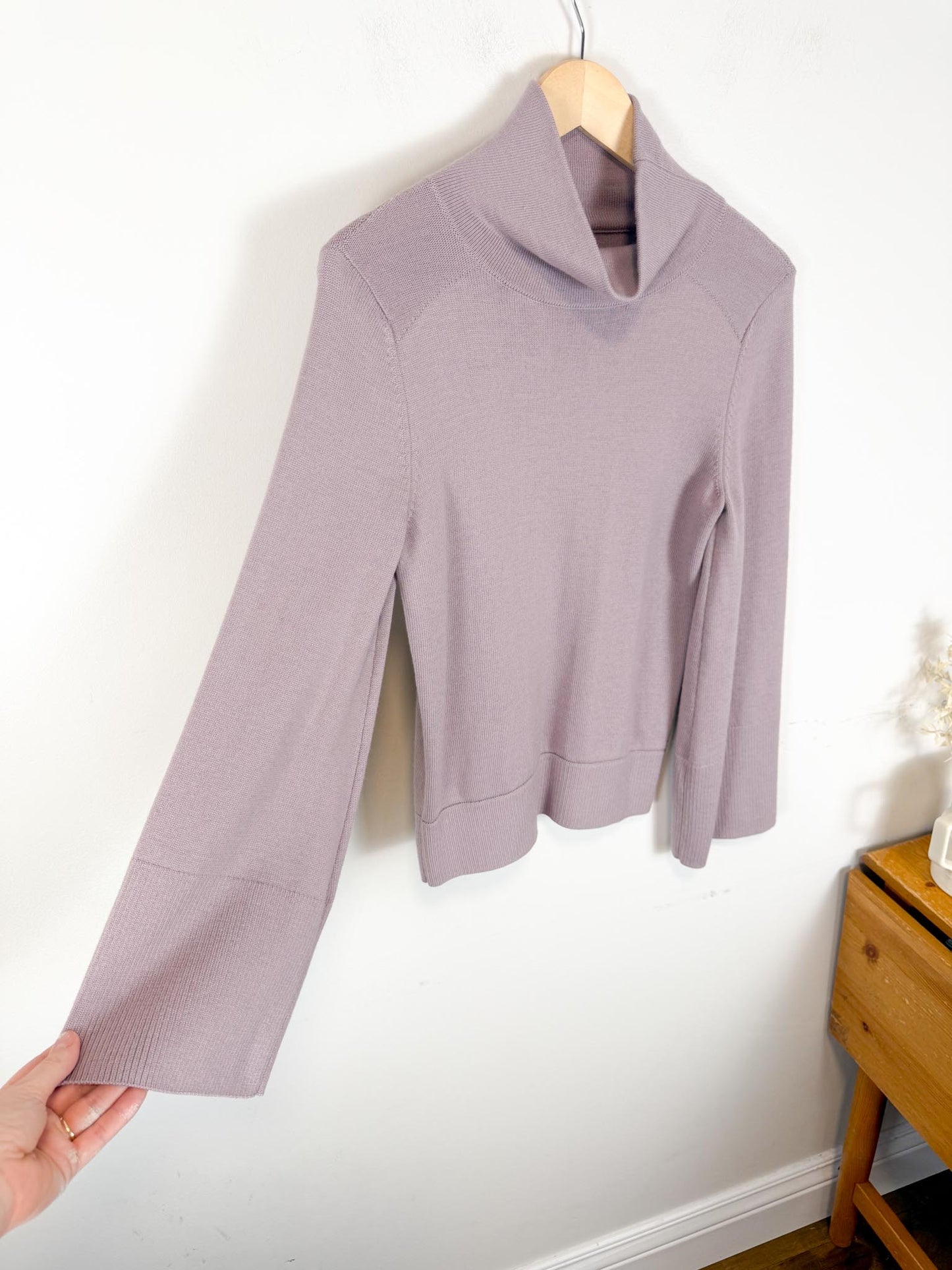 Lululemon "Lululemon City Trek Merino Wool Turtleneck in Purple Grey" (Size S)