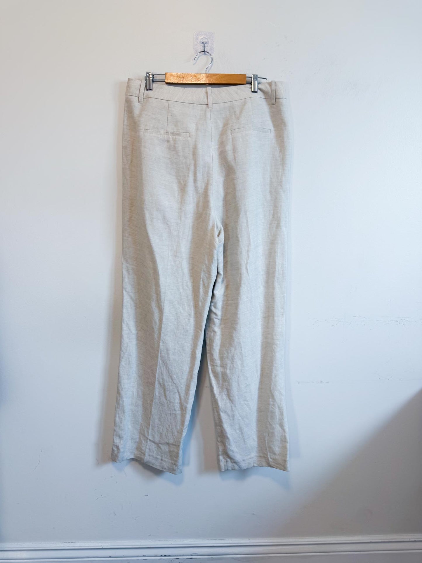 Aritzia Wilfred "The Effortless Pant in Linen Oatmeal" (Size 14)