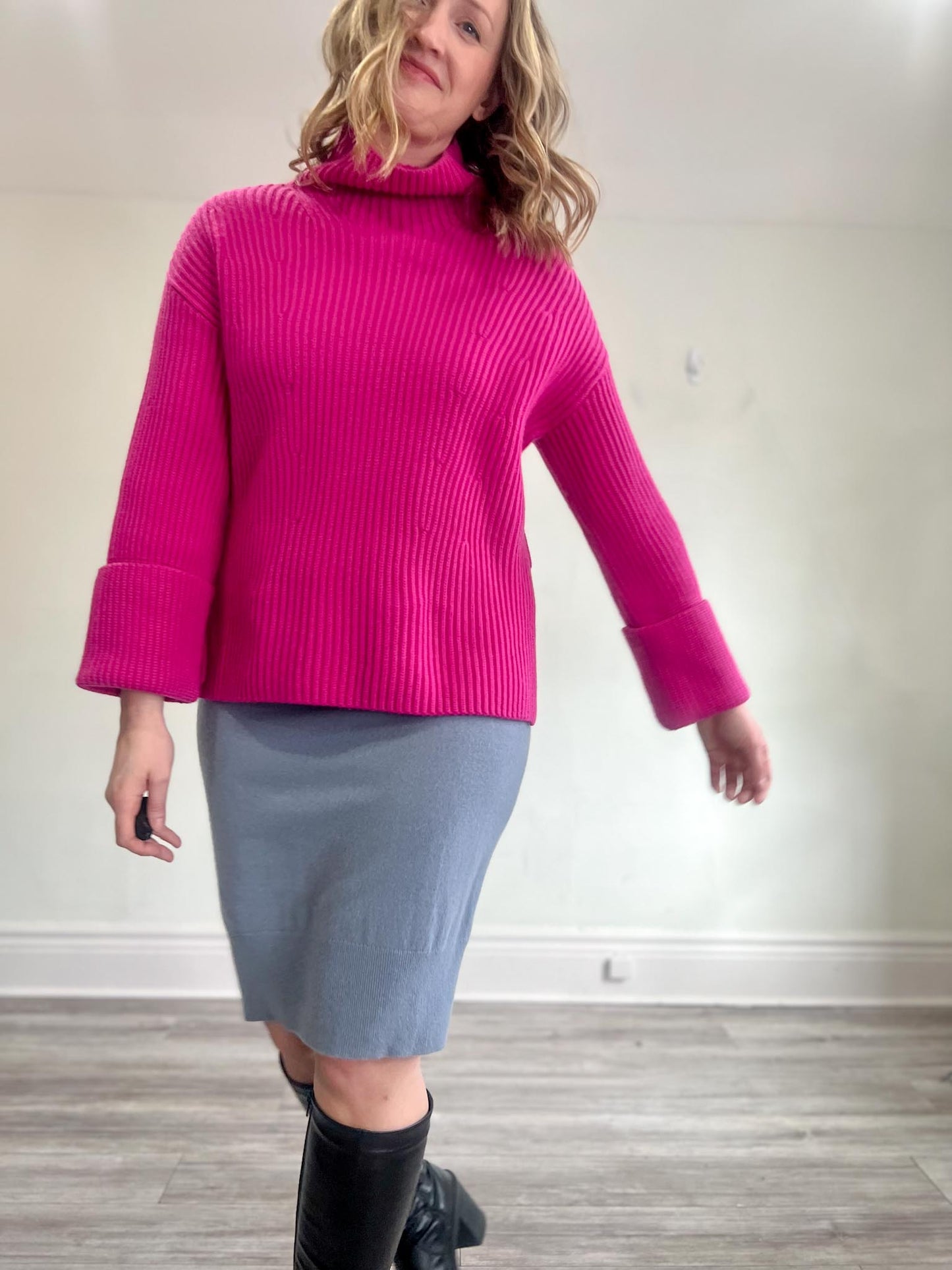 Banana Republic "Oversized Merino-Cashmere Sweater in Hot Pink" (Size XS/S)