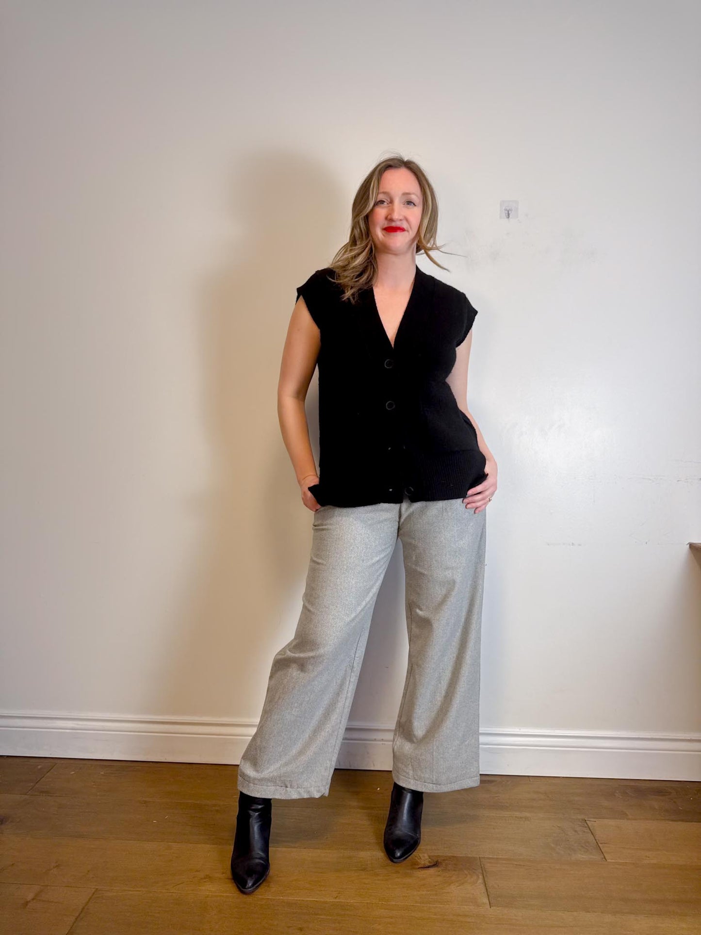 Wilfred Houndstooth Wool & Cashmere Trousers in Grey (Size 10)