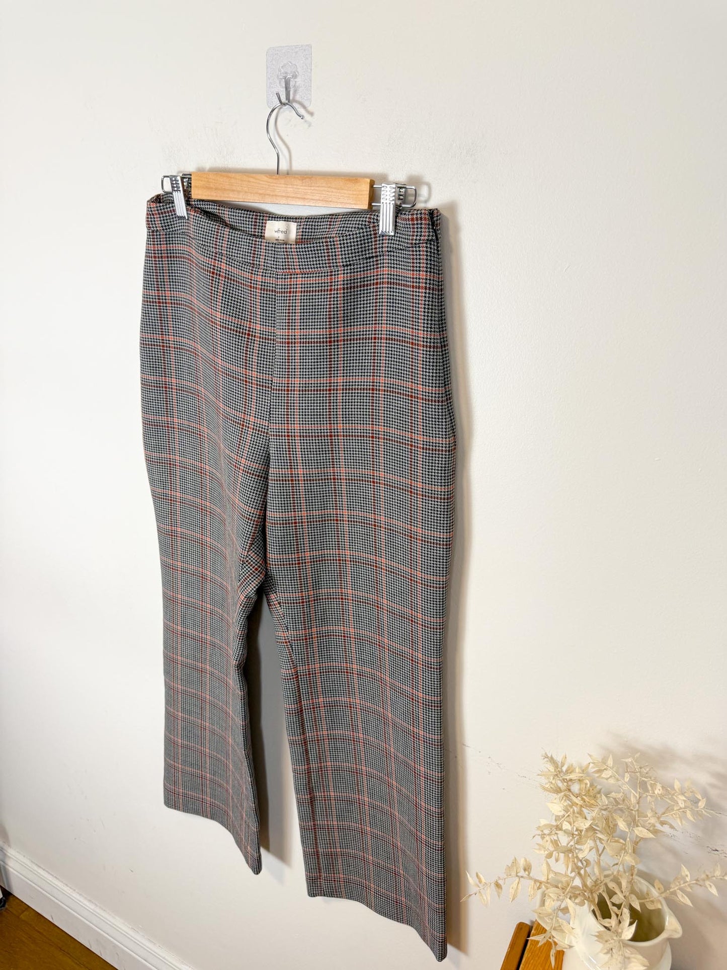Wilfred High Waist Plaid Trousers in Black/Rust/Salmon (Size 8/10)