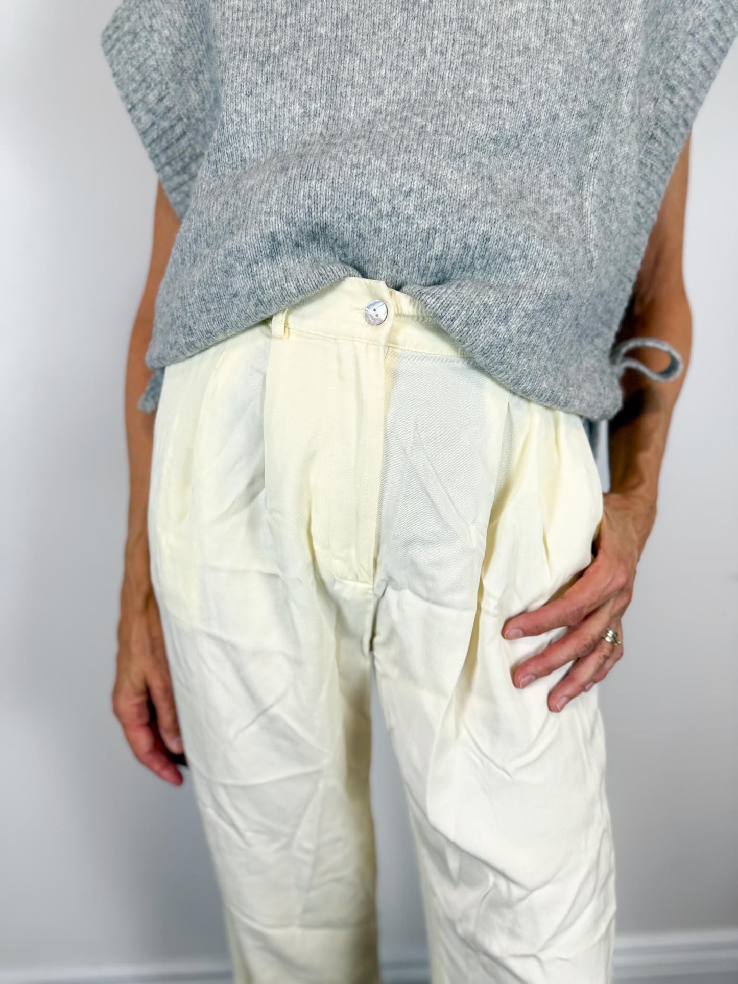 DONNI Slow Fashion "Donni Twill Pleated Pant - Crème" (Size XS/S)
