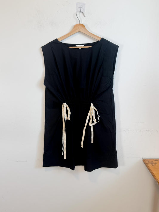 Banana Republic "Poplin Chinch Waist Mini Dress in Black" NWT (Size M/L)