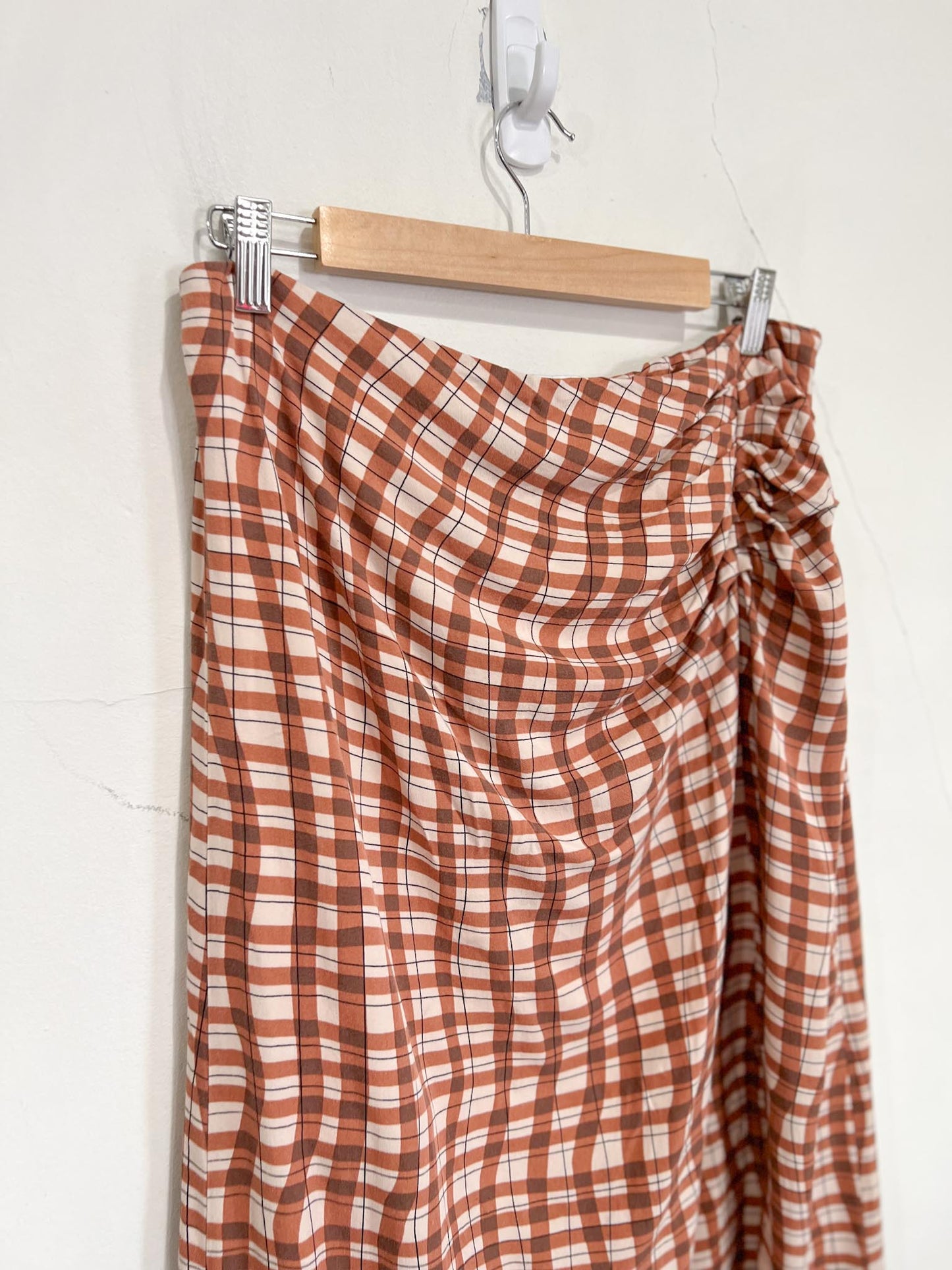 Compania Fantastica "Tan Check Ruched Side Skirt" (Size L)