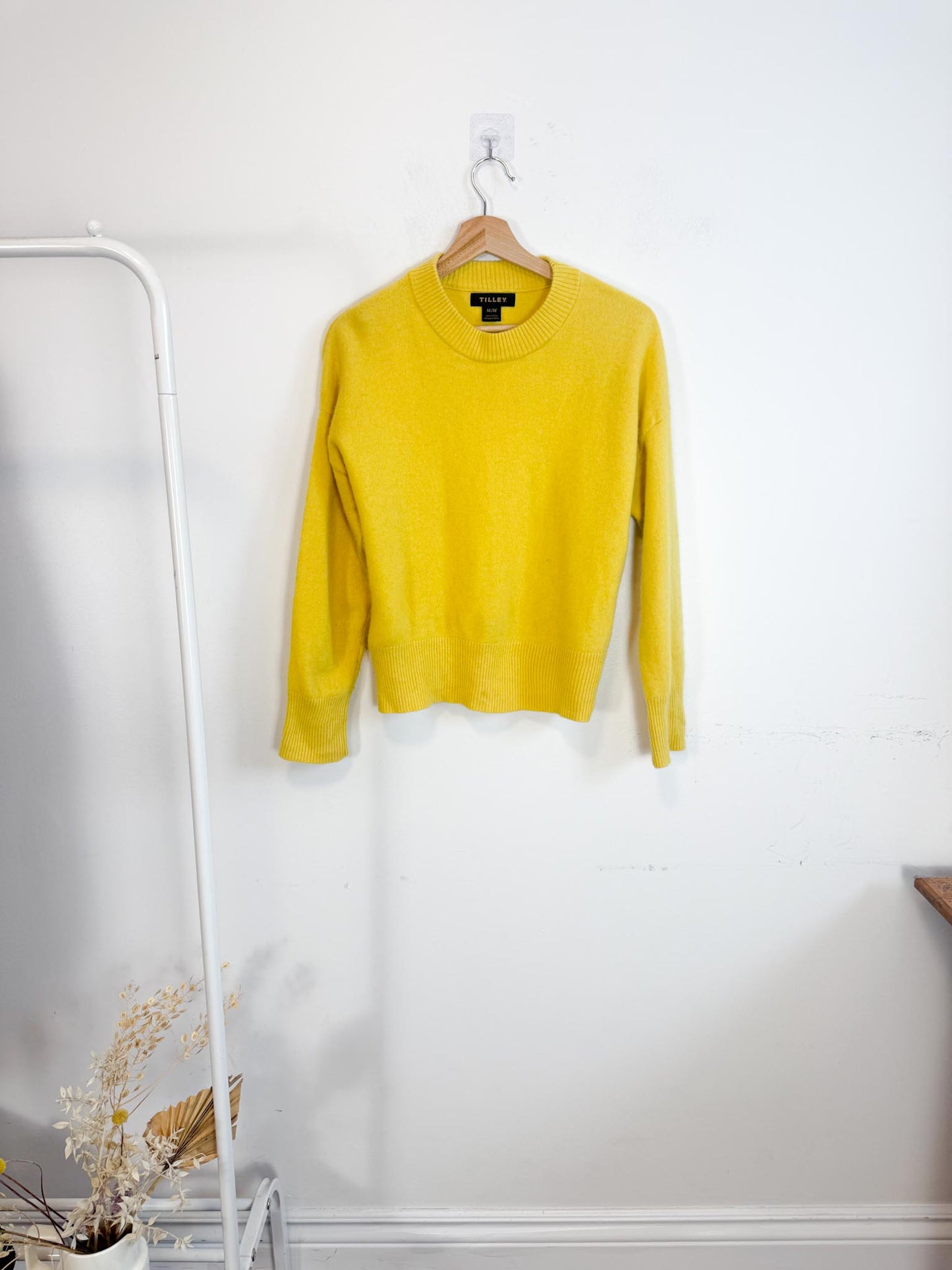 TILLEY Merino Wool & Cashmere Sweater in Yellow (Size M)