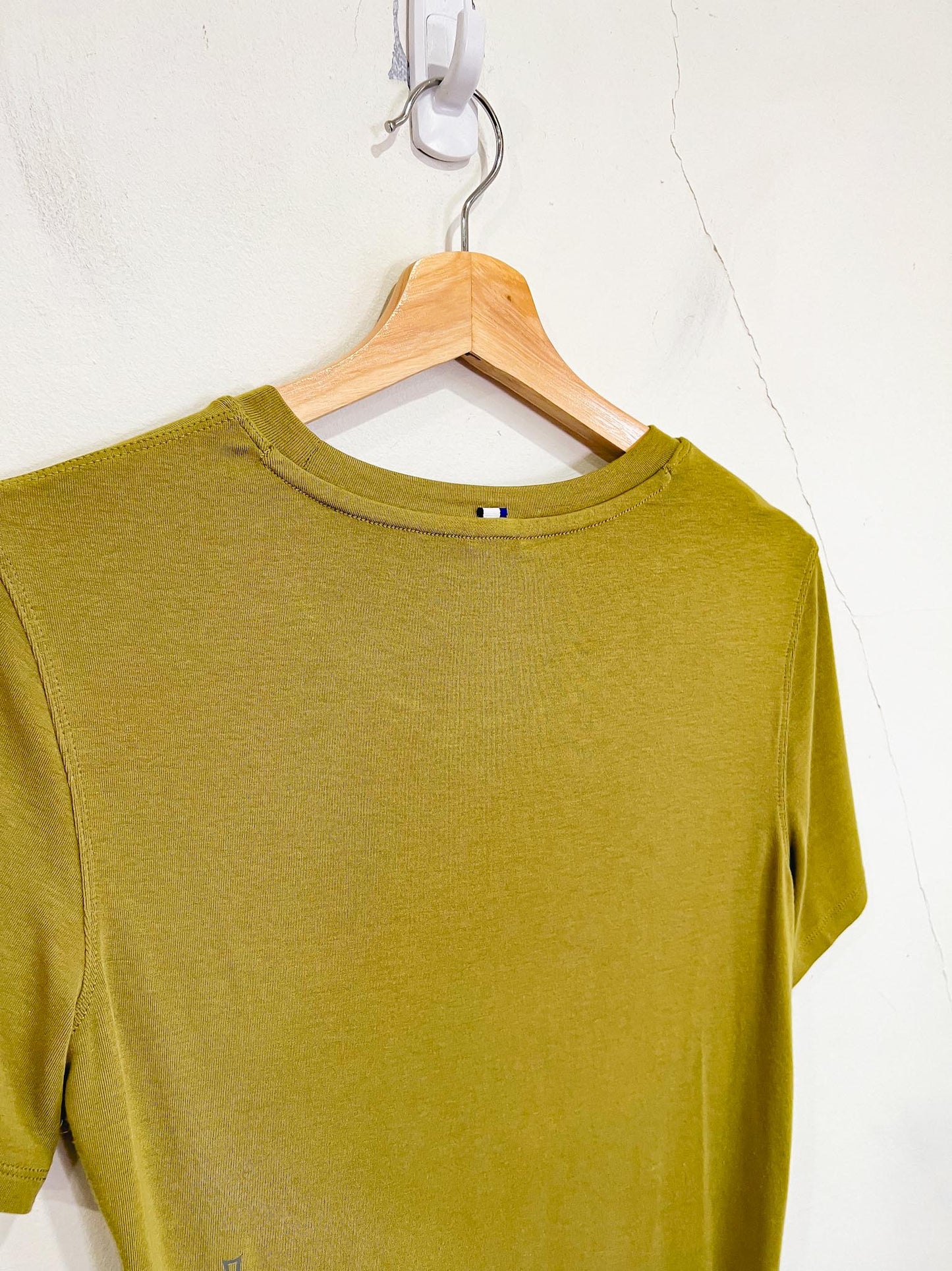 Kit & Ace T-Shirt in Olive Green (Size L)