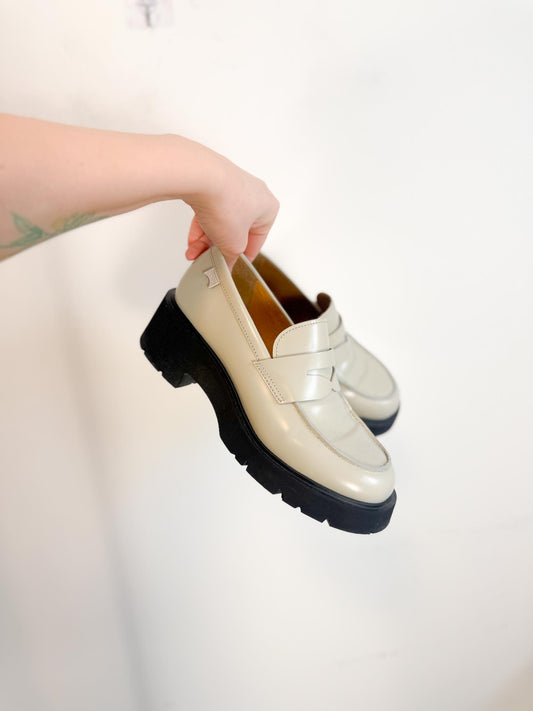 CAMPER "Milah White Leather Loafers" (Size 40/9)