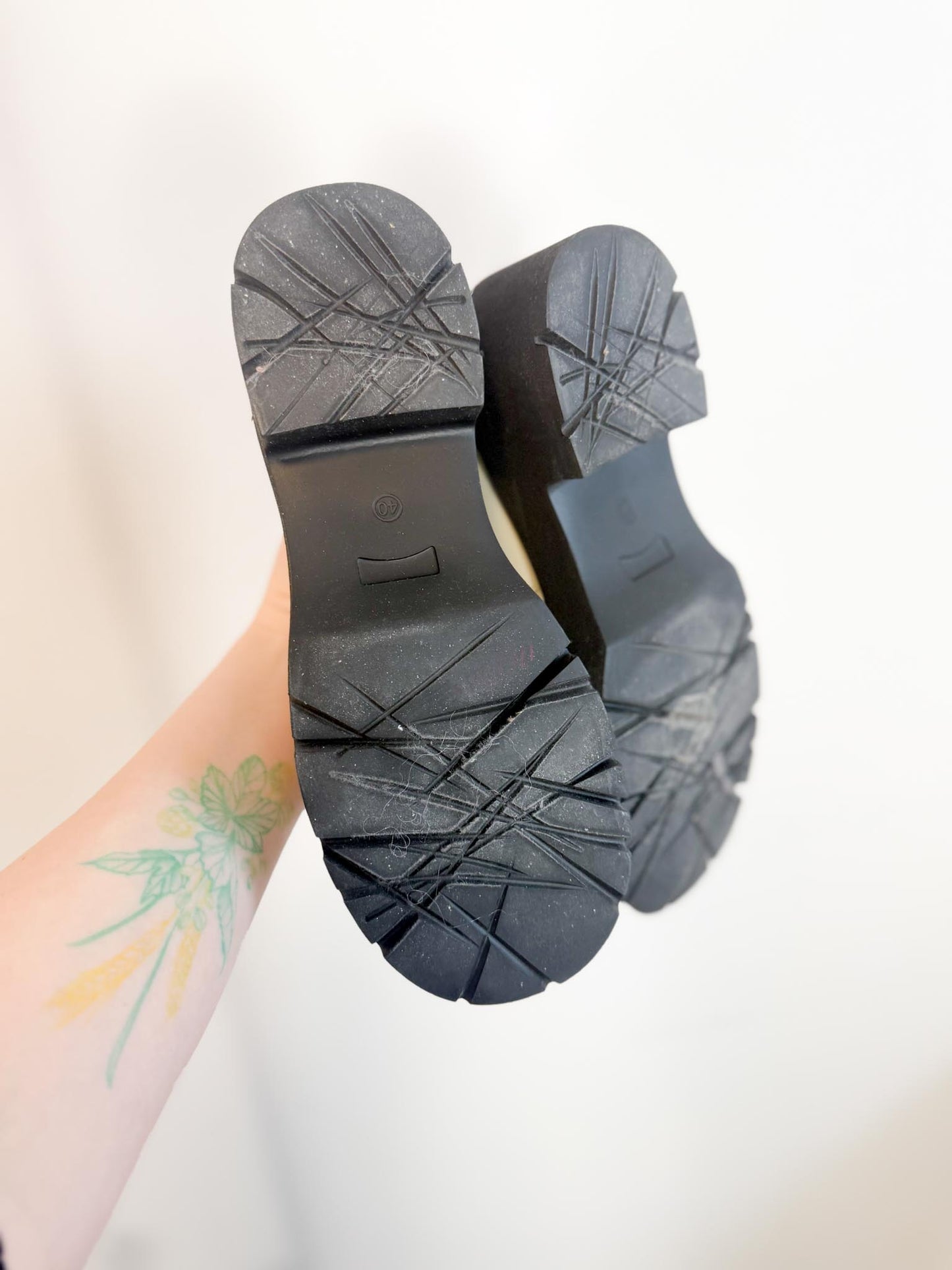 CAMPER "Milah White Leather Loafers" (Size 40/9)