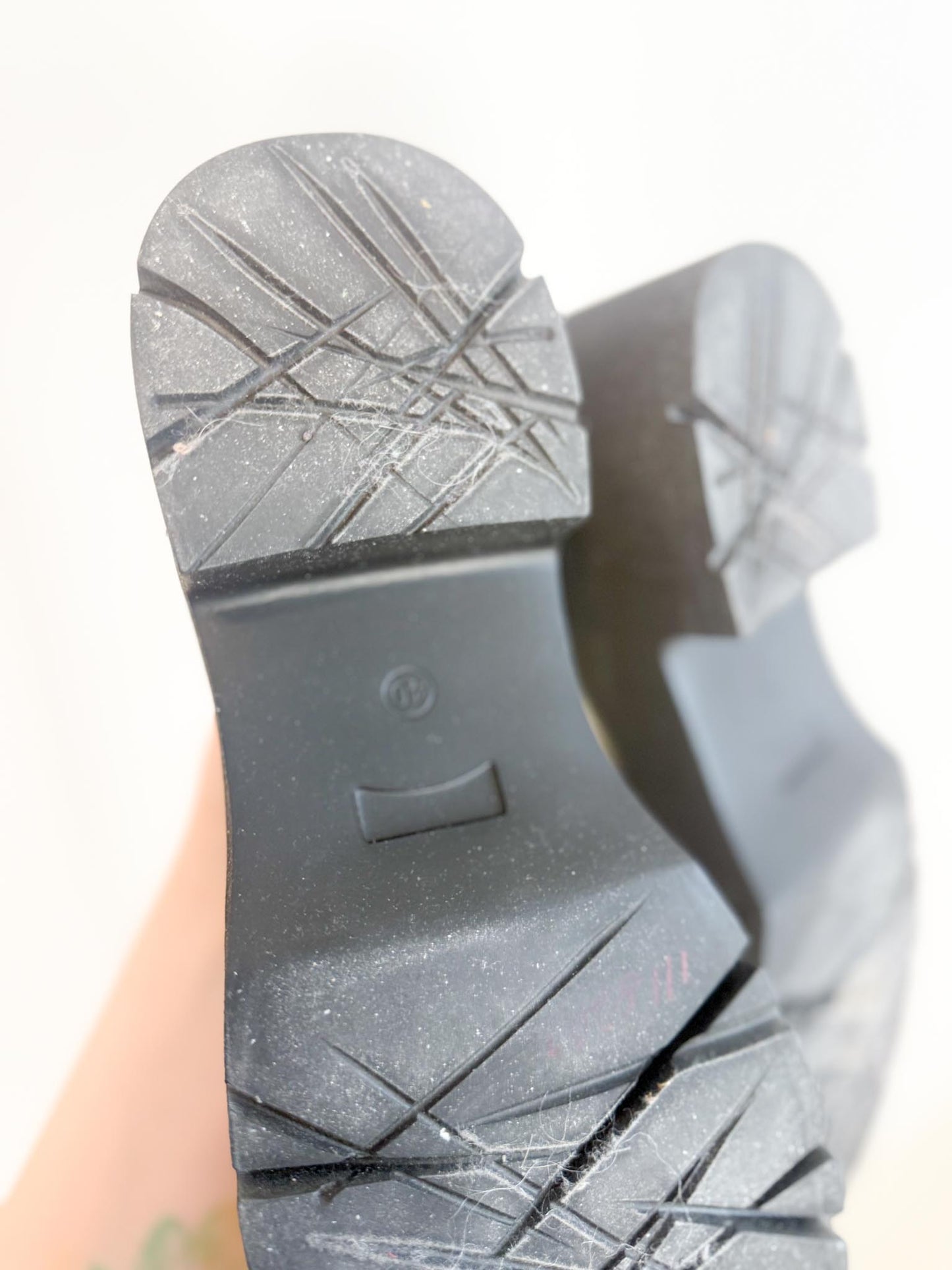 CAMPER "Milah White Leather Loafers" (Size 40/9)