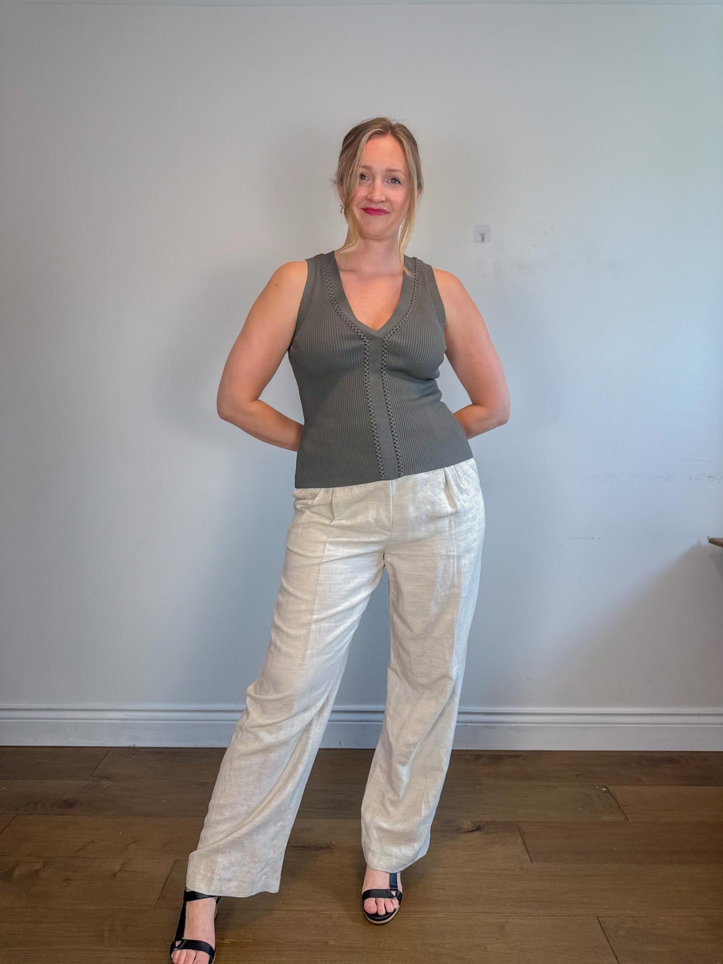Aritzia Wilfred "The Effortless Pant in Linen Oatmeal" (Size 14)