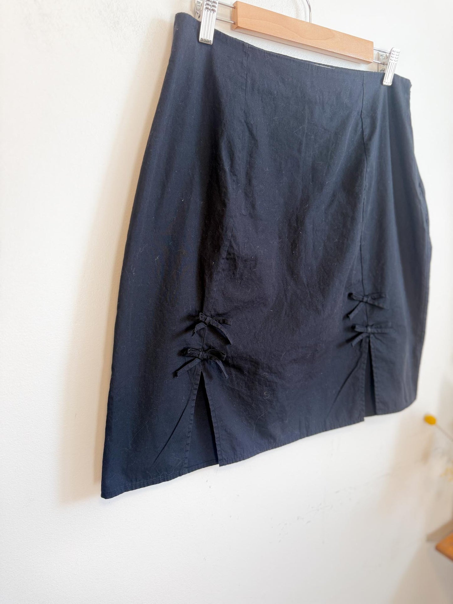 Black Mini Skirt with Bowties (Size XL)