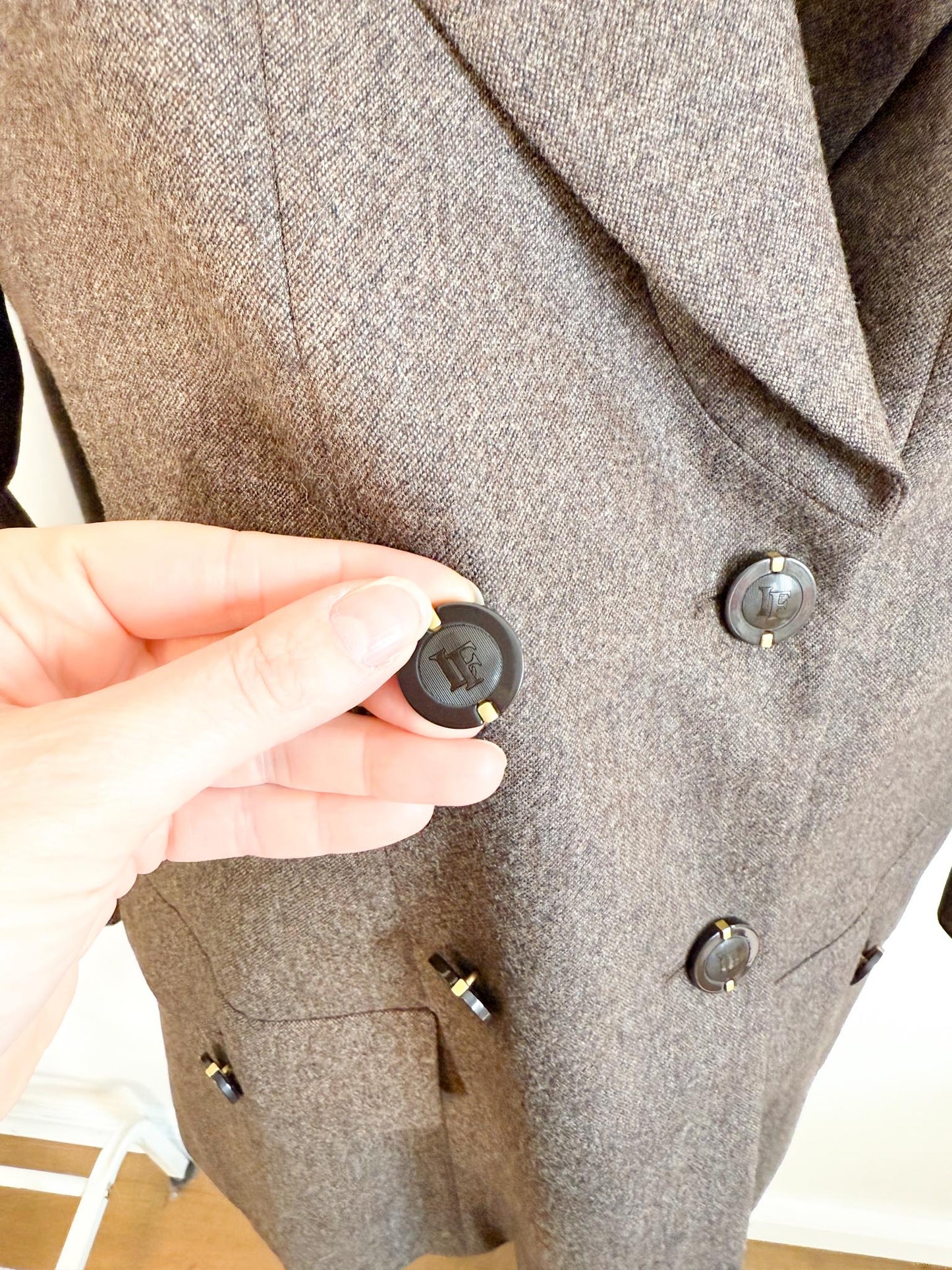 Vintage 90s Louis Feraud Wool Pant Suit in Brown (Size 6)