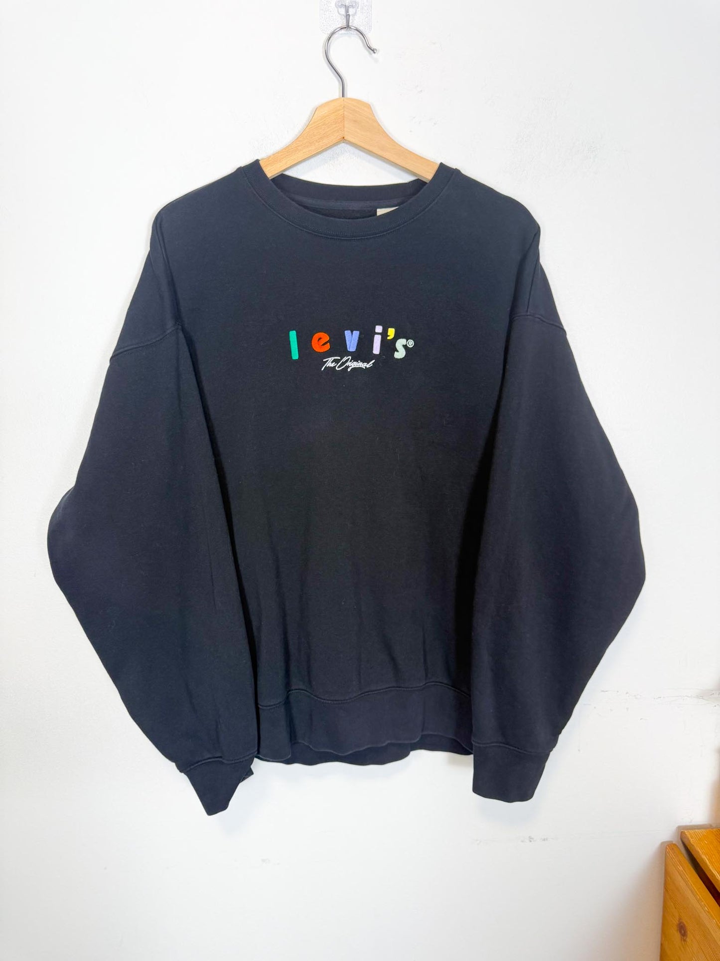 Levi's Relaxed Crewneck in Black with Embroidered Logo (Size L)