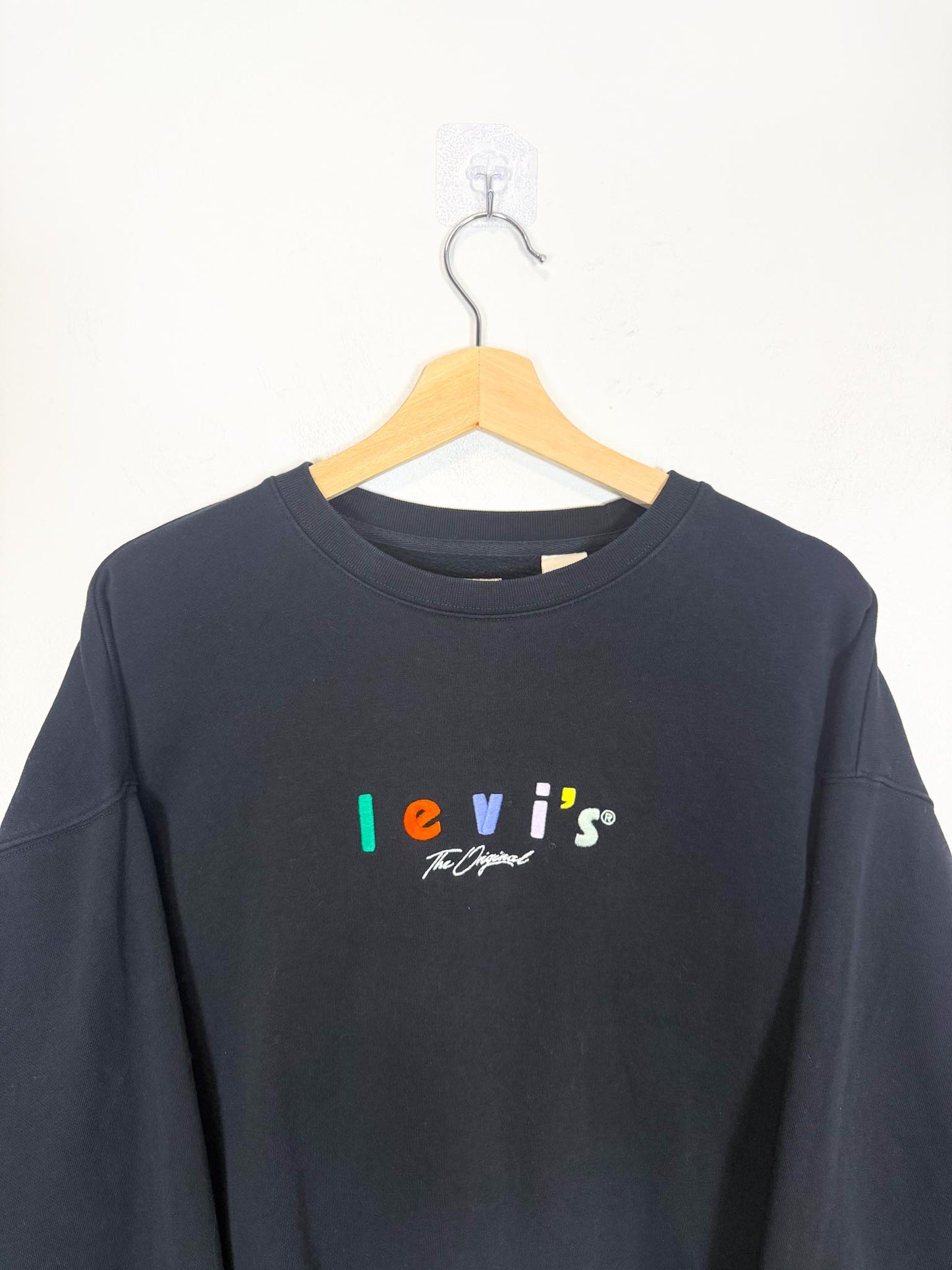 Levi's Relaxed Crewneck in Black with Embroidered Logo (Size L)