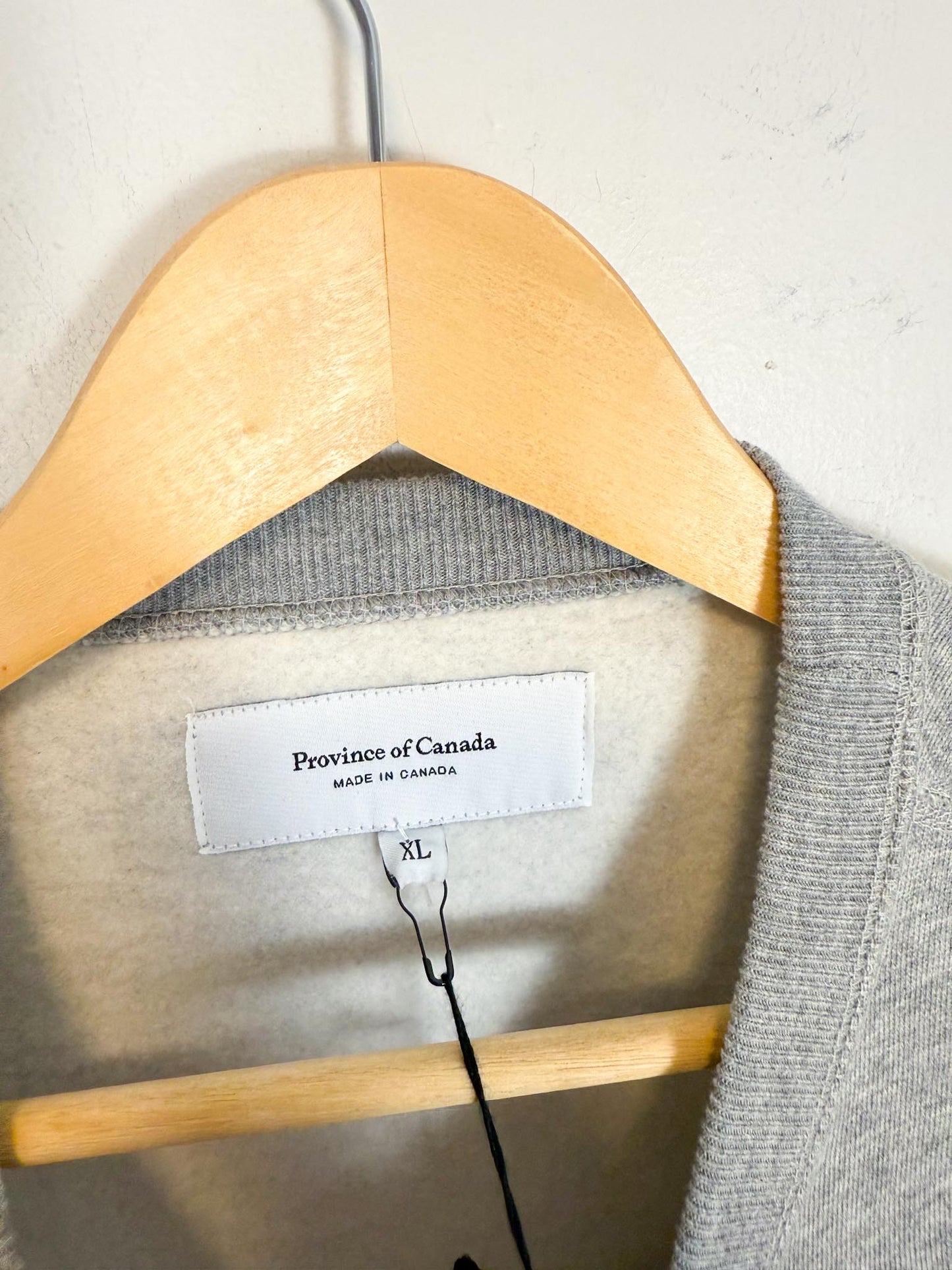 Province of Canada "Cottage Life Crewneck in Grey" NWT (Size XL)