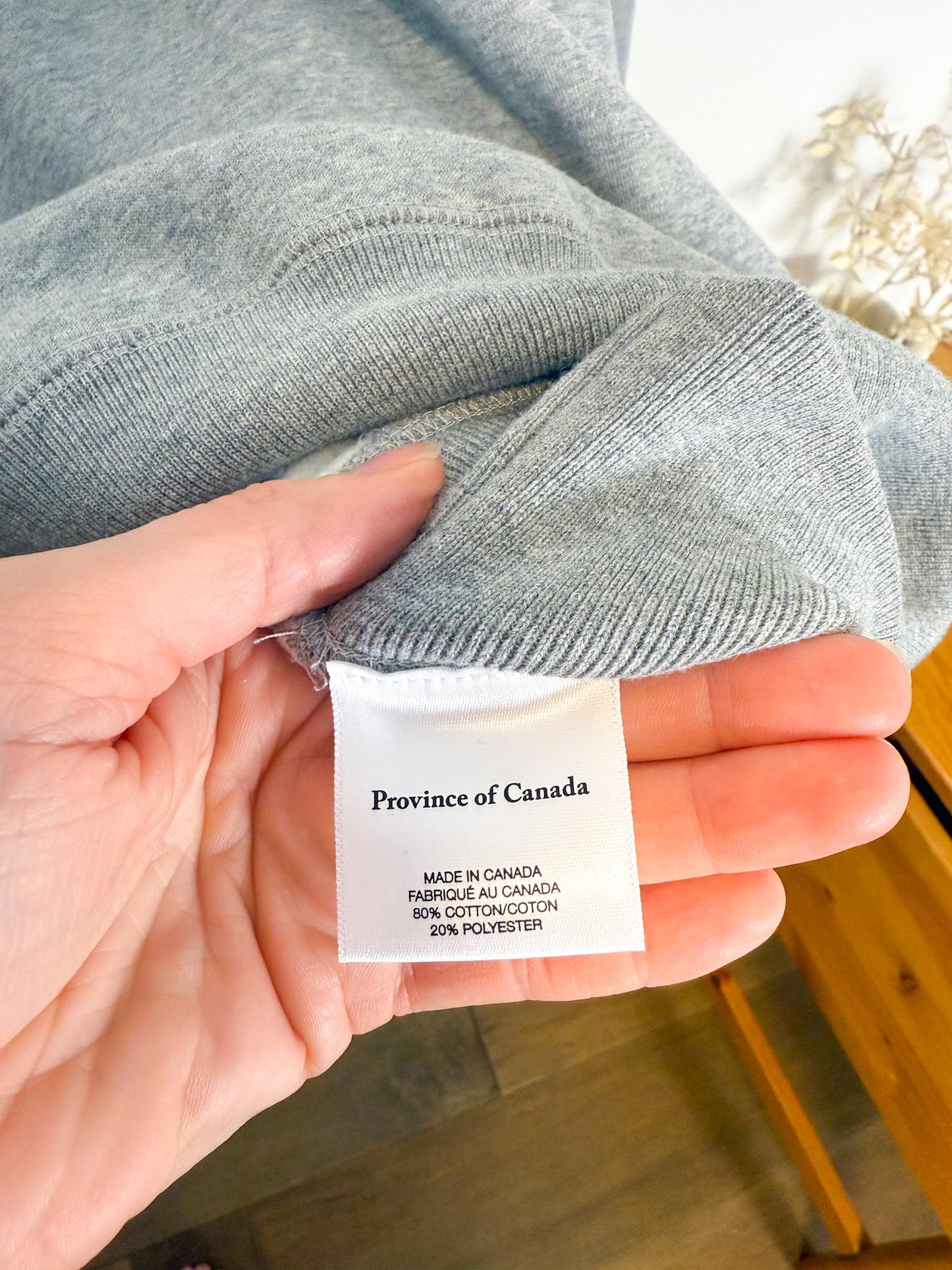 Province of Canada "Cottage Life Crewneck in Grey" NWT (Size XL)