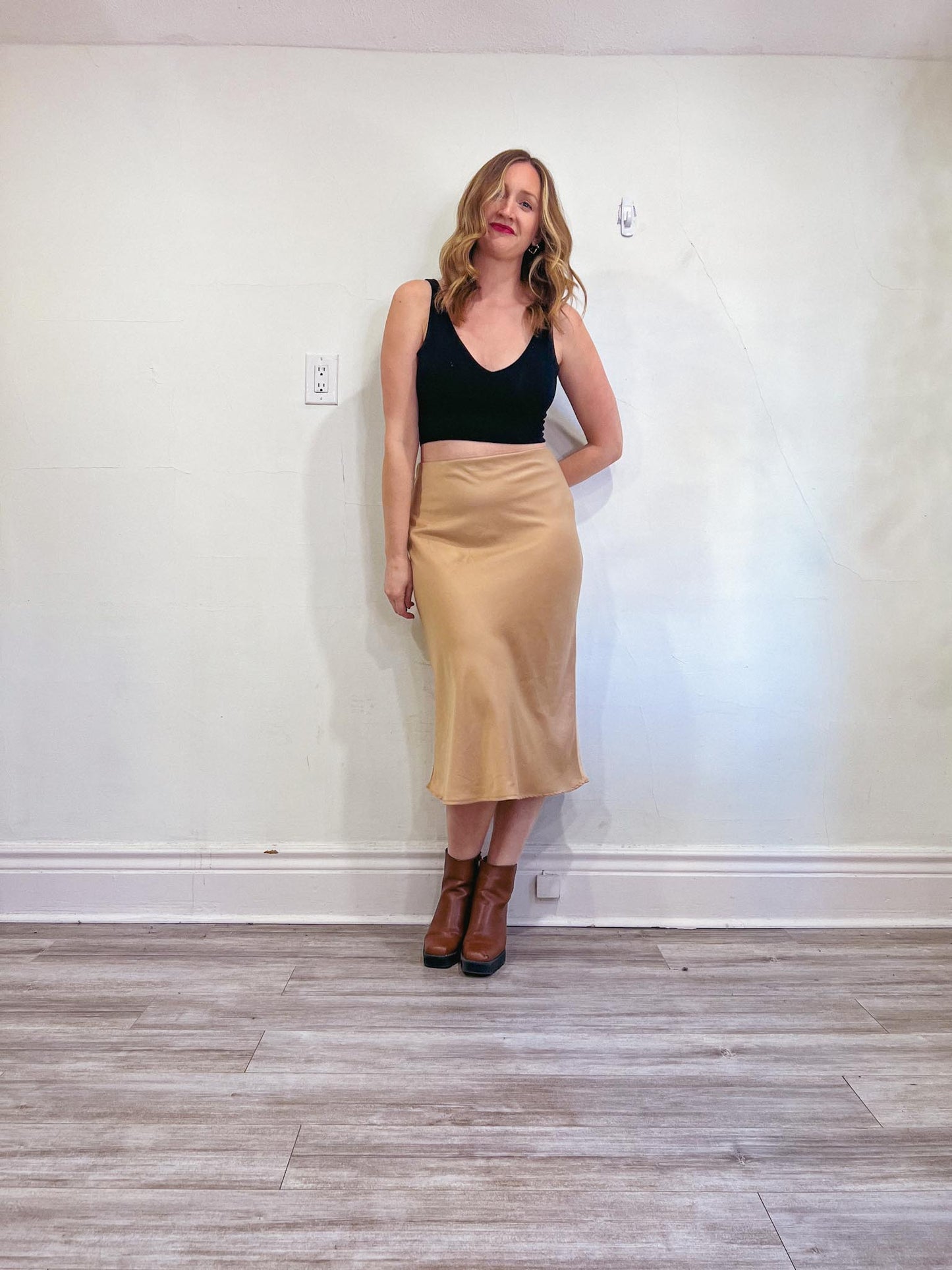 Rachel Zoe Satin Midi Skirt in Beige (Size L)