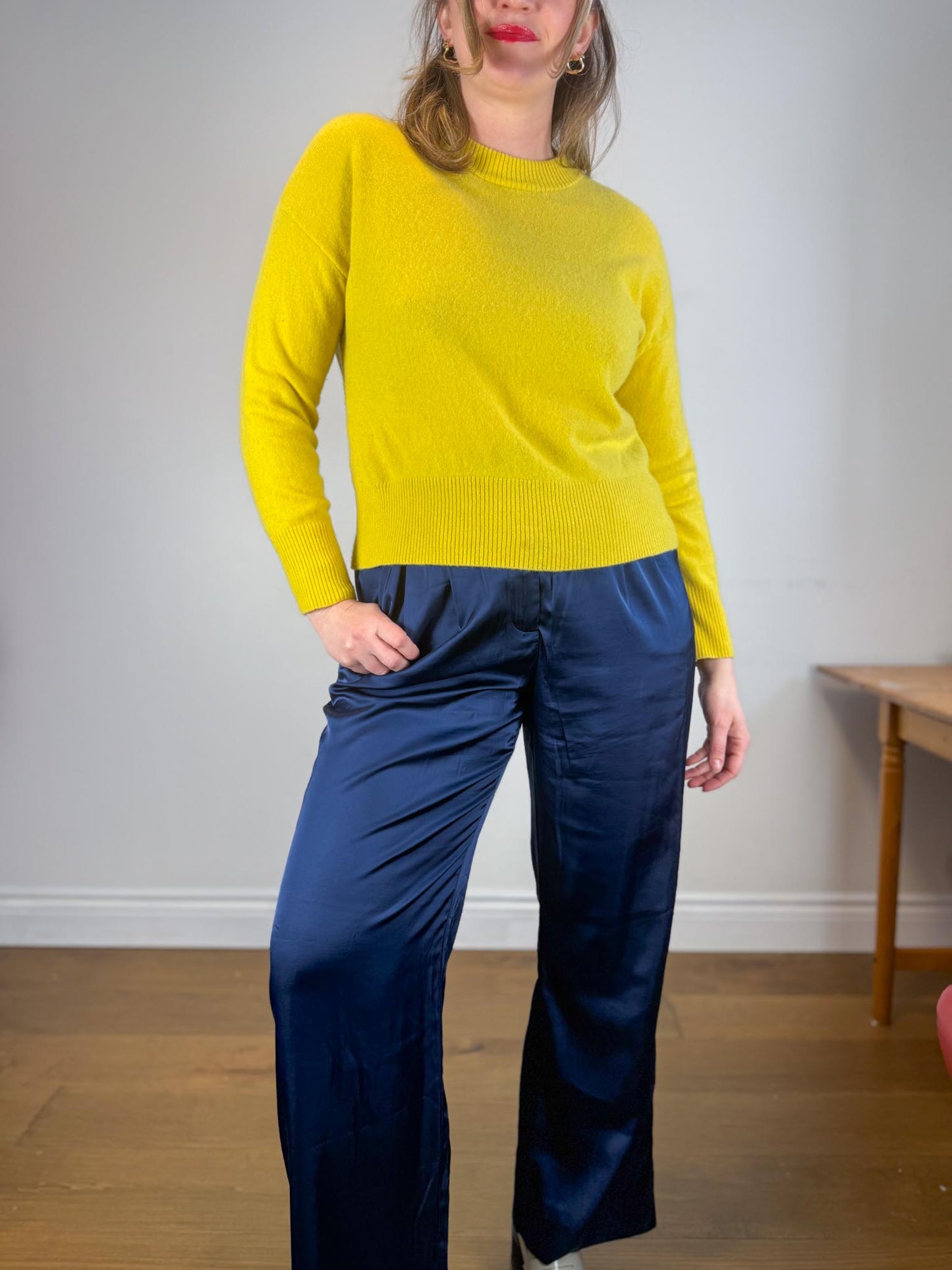 TILLEY Merino Wool & Cashmere Sweater in Yellow (Size M)