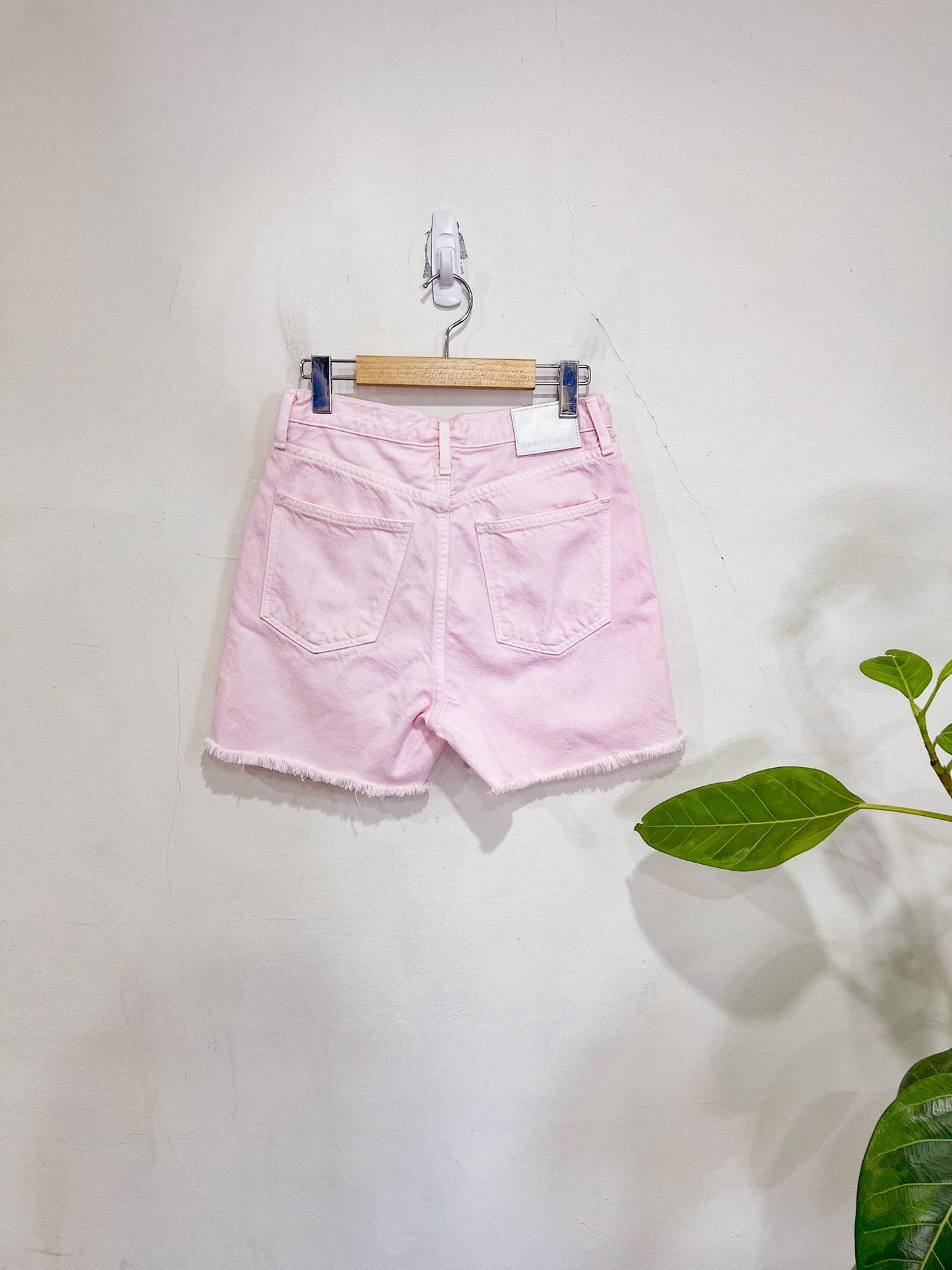 Denim Forum "The Yoko Mid Thigh Short" in Pale Pink (Size 27)