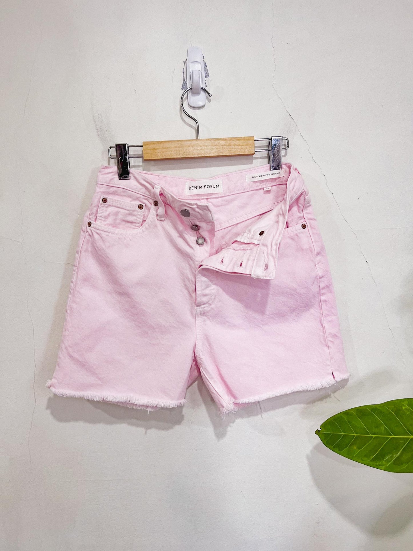 Denim Forum "The Yoko Mid Thigh Short" in Pale Pink (Size 27)