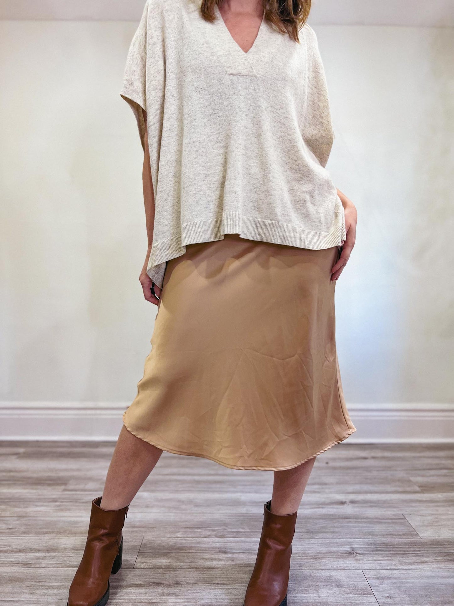 Rachel Zoe Satin Midi Skirt in Beige (Size L)