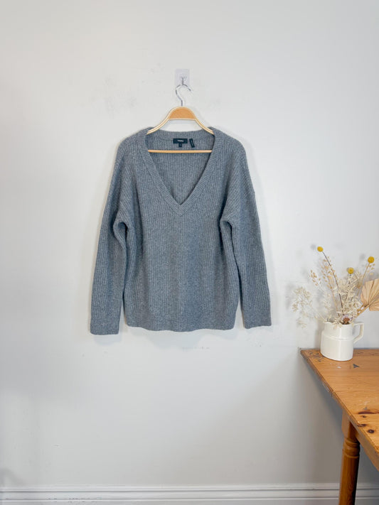 Theory V-Neck Yak & Merino Wool Sweater in Grey (Size L)