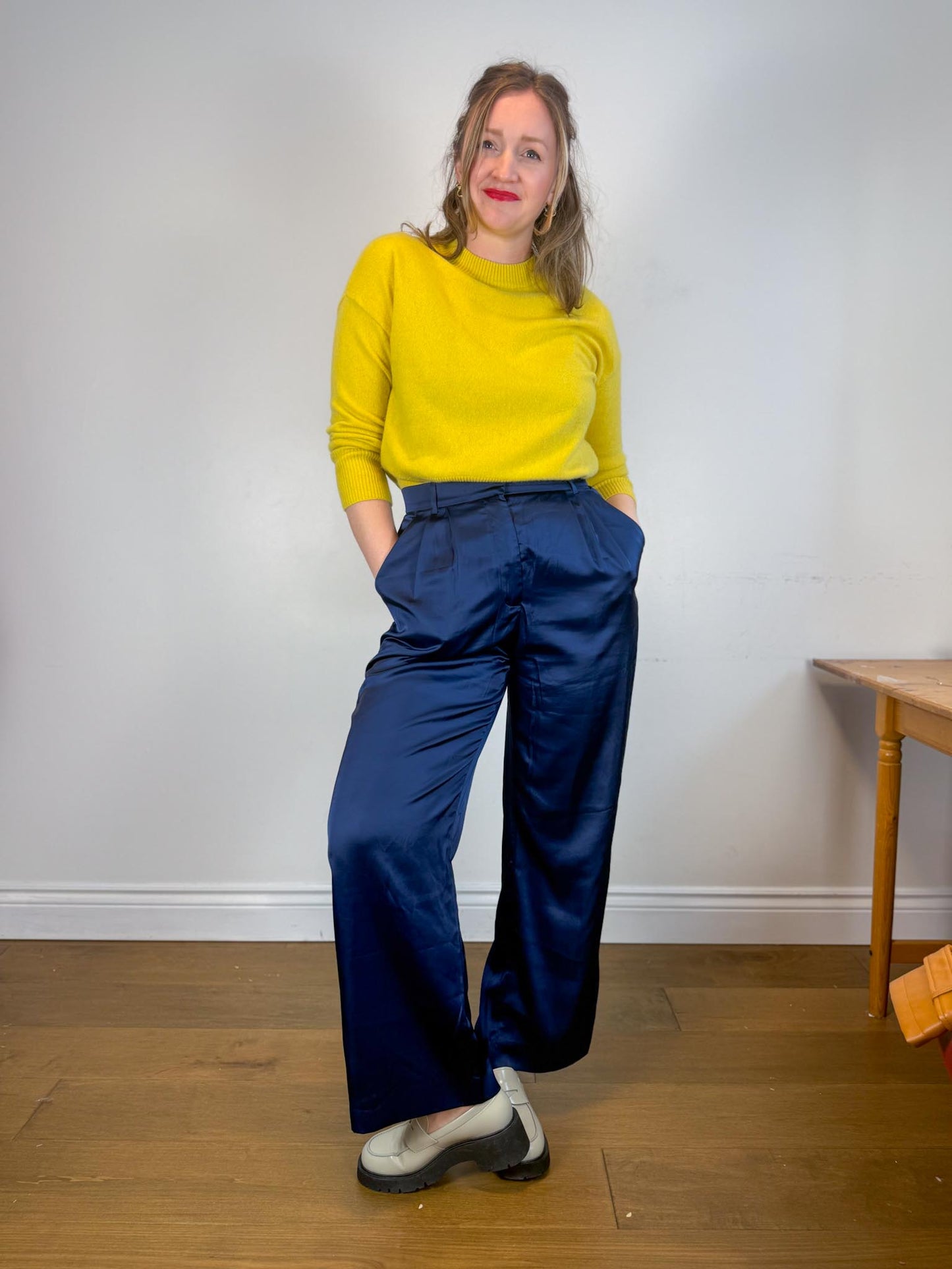 TILLEY Merino Wool & Cashmere Sweater in Yellow (Size M)